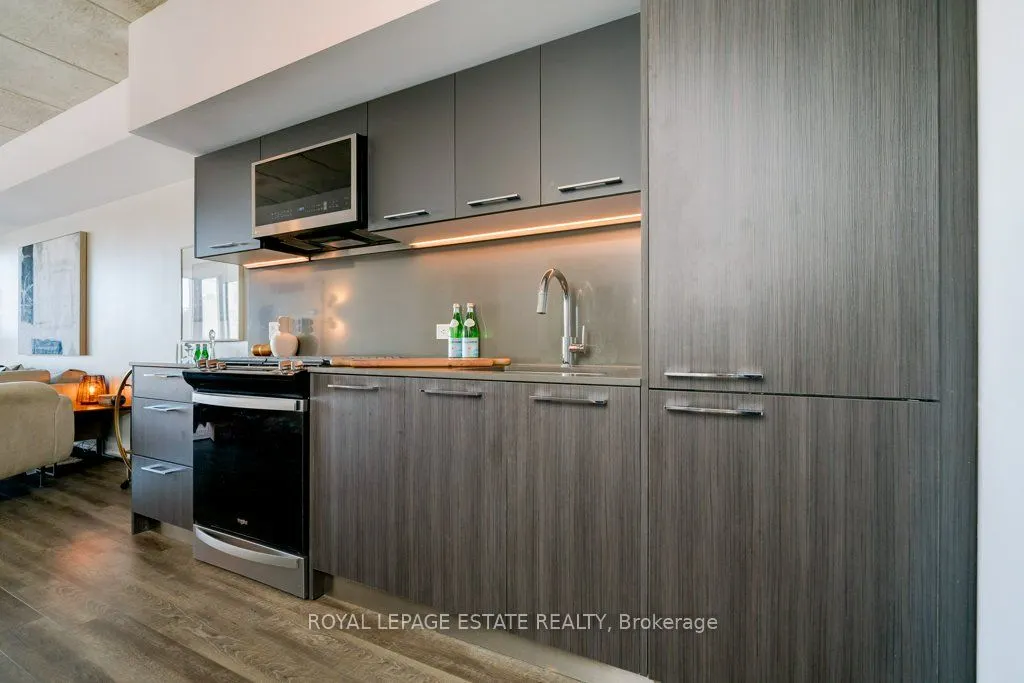 665 Queen Street E, #403