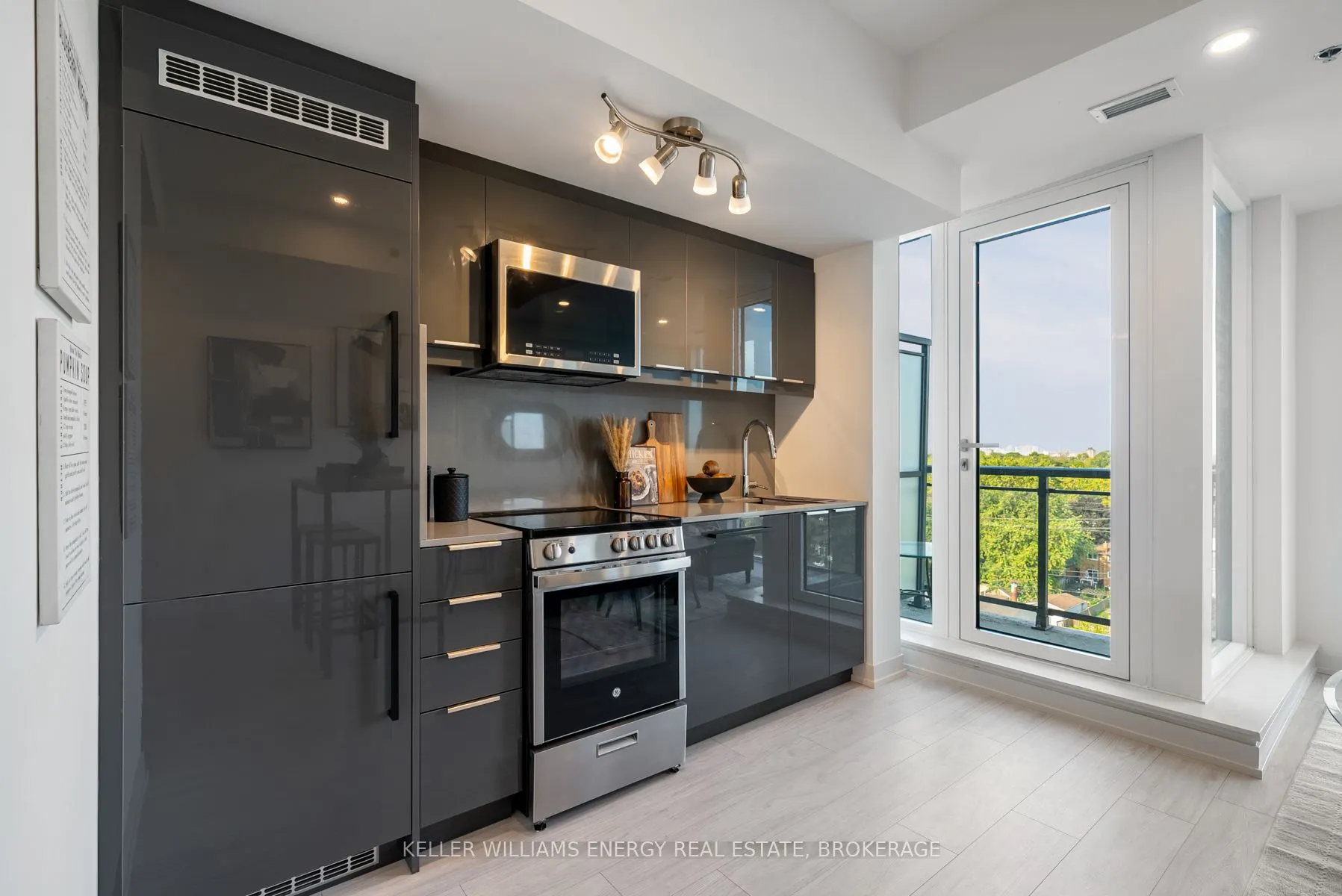 90 Glen Everest Road, #804