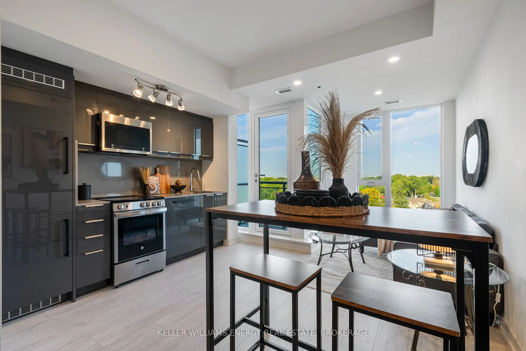 90 Glen Everest Road, #804