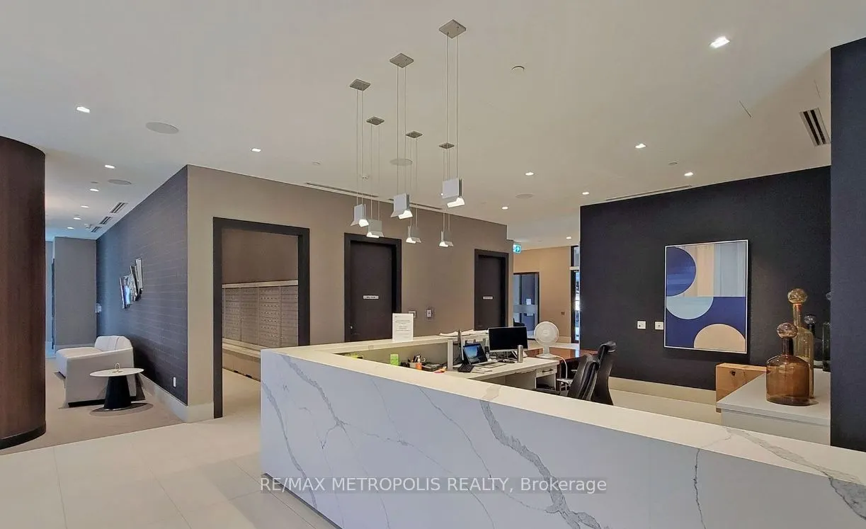 2550 Simcoe Street N, #2020