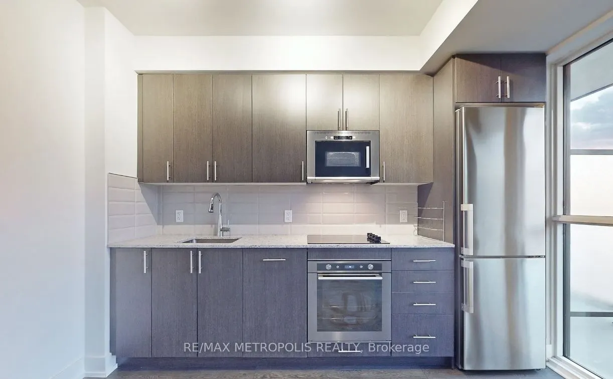 2550 Simcoe Street N, #2020