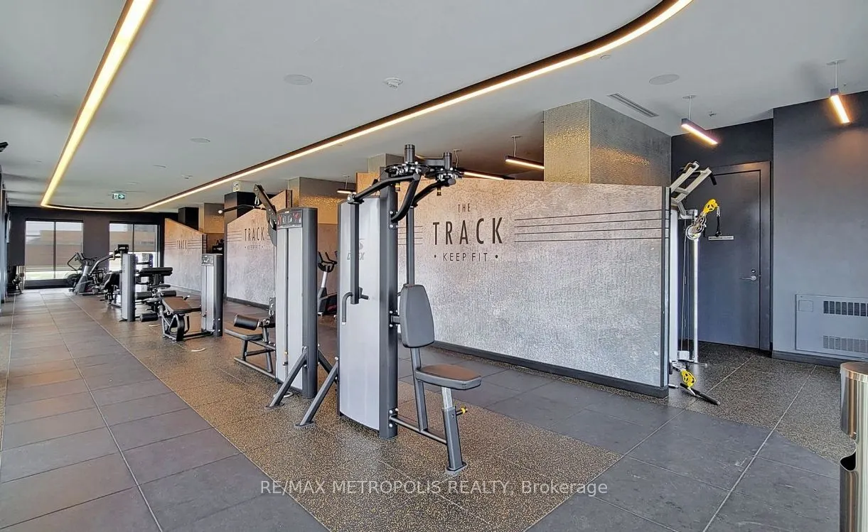 2550 Simcoe Street N, #2020