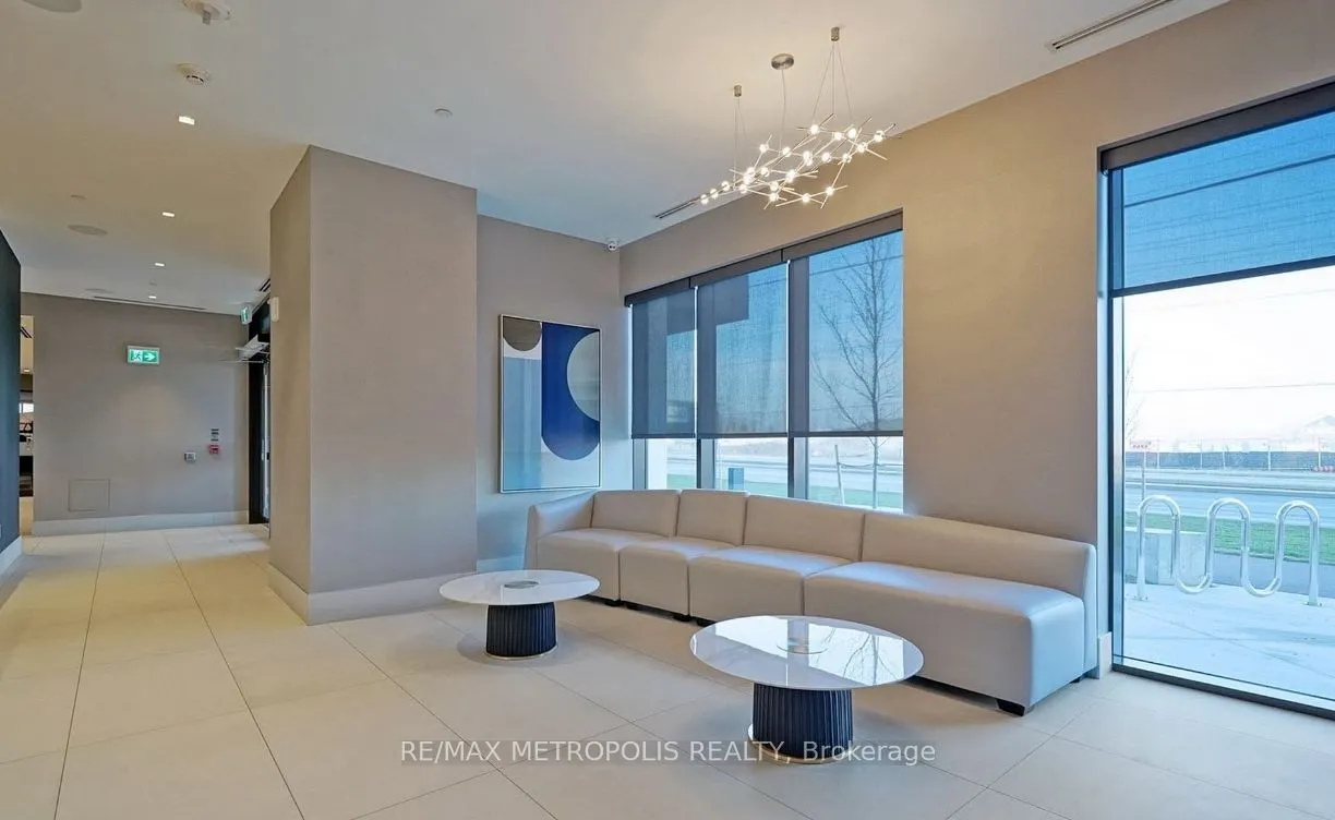 2550 Simcoe Street N, #2020