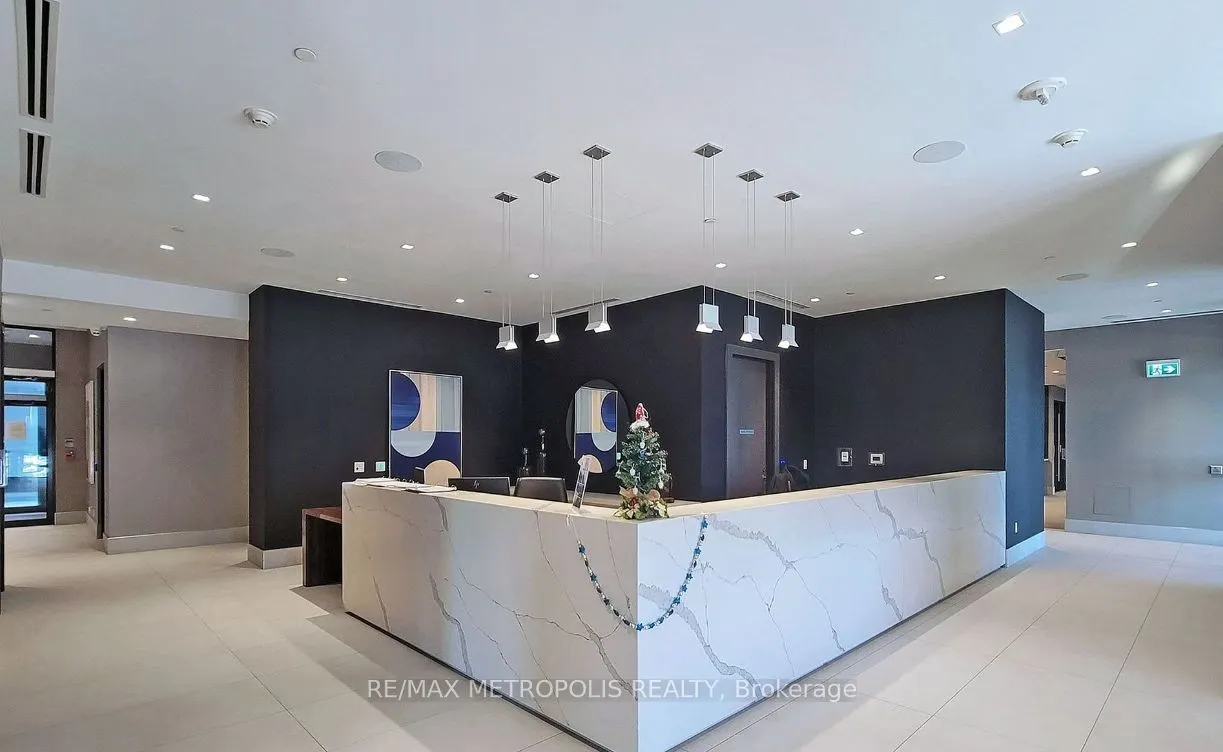 2550 Simcoe Street N, #2020