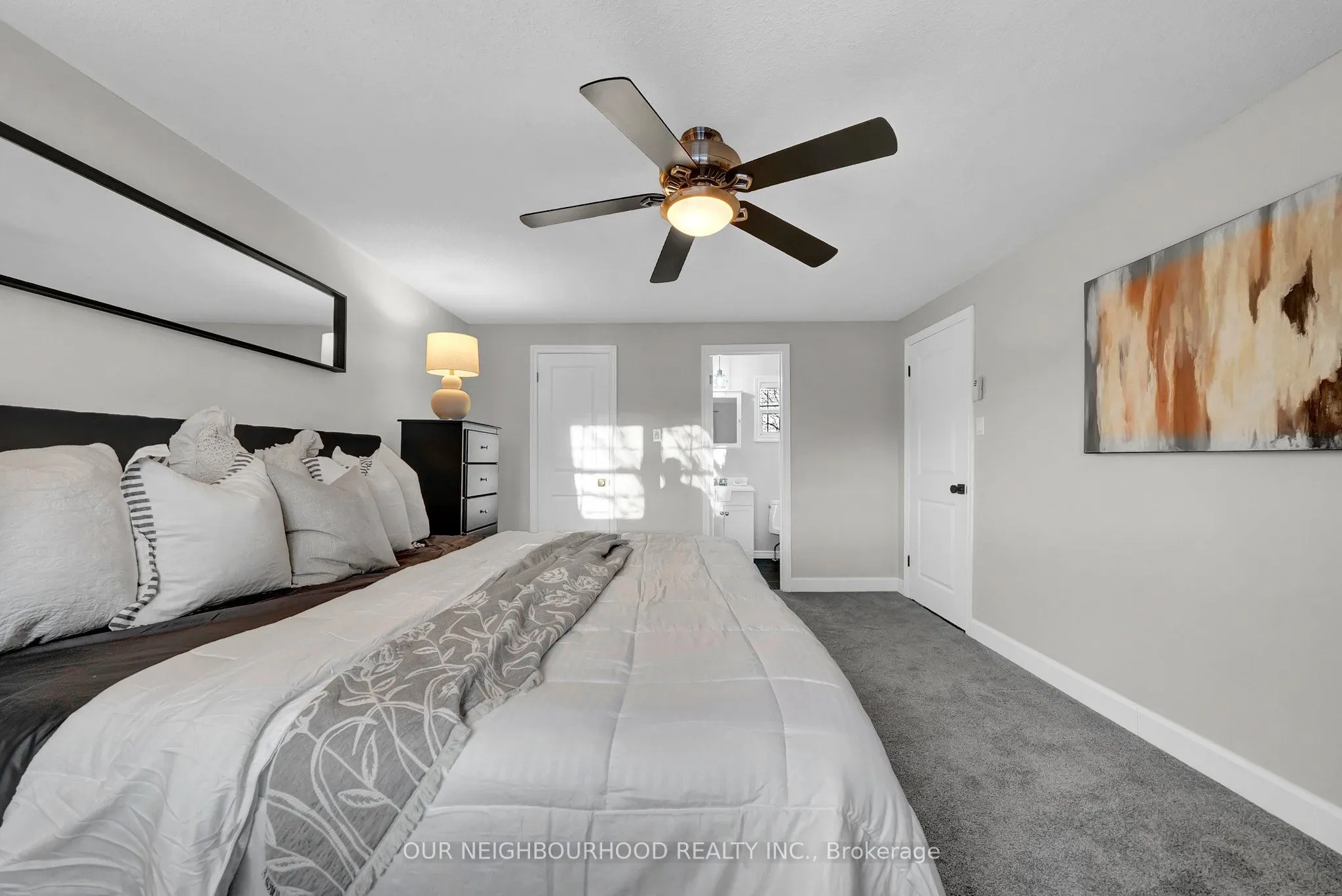 17 Rhonda Boulevard
