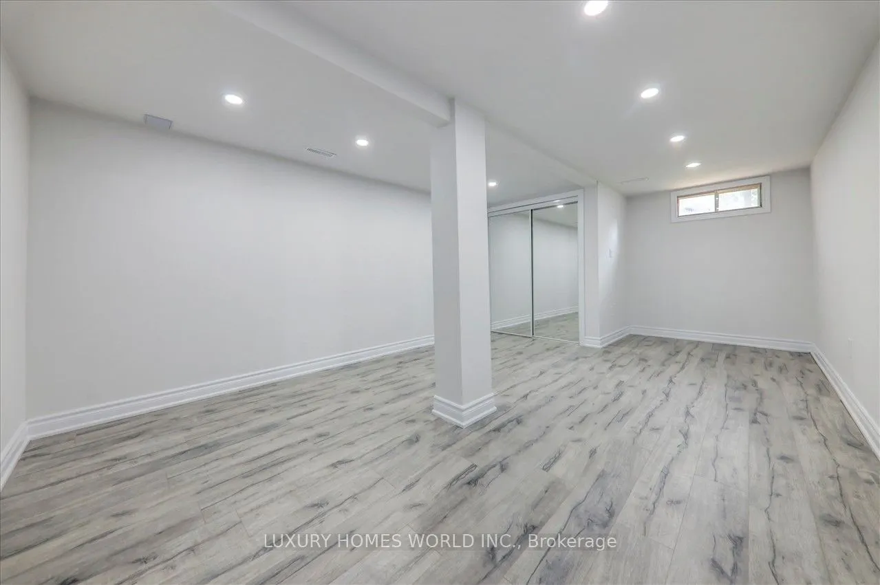 951 Essa Crescent