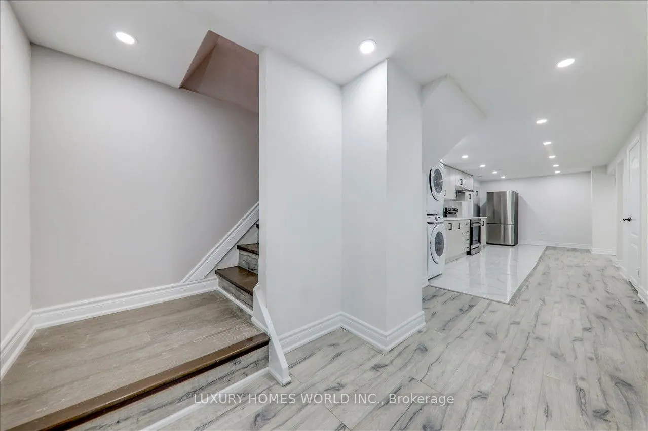 951 Essa Crescent