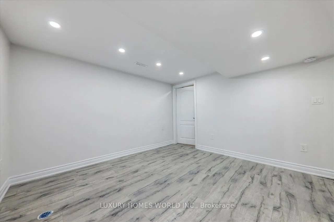 951 Essa Crescent