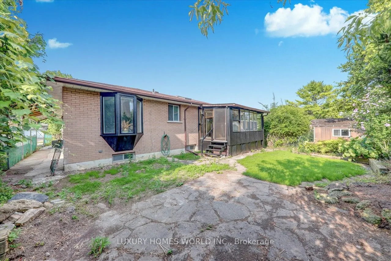 951 Essa Crescent