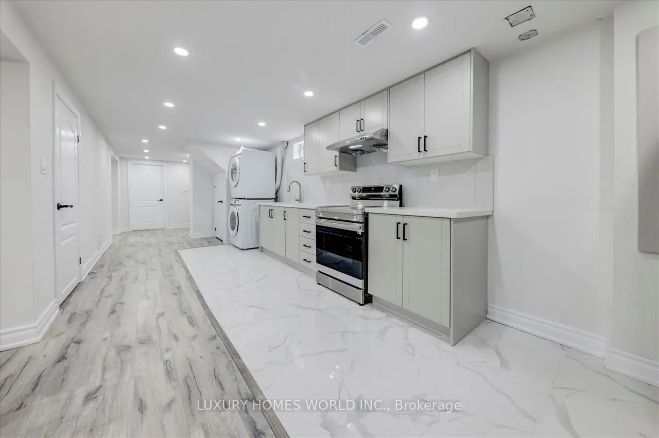 951 Essa Crescent