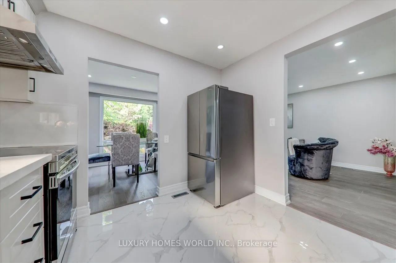 951 Essa Crescent