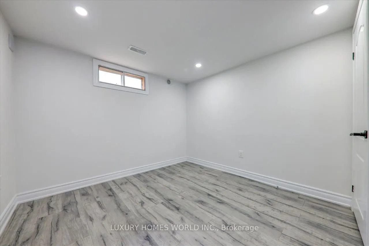951 Essa Crescent