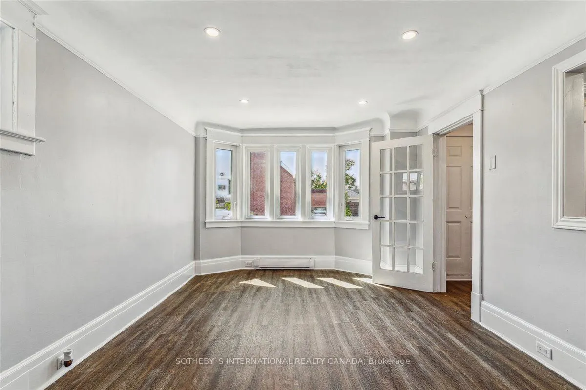 32 Olive Avenue