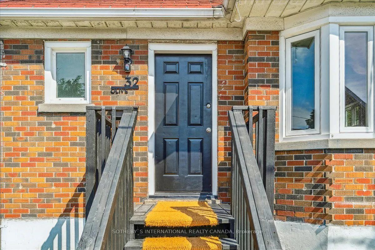 32 Olive Avenue