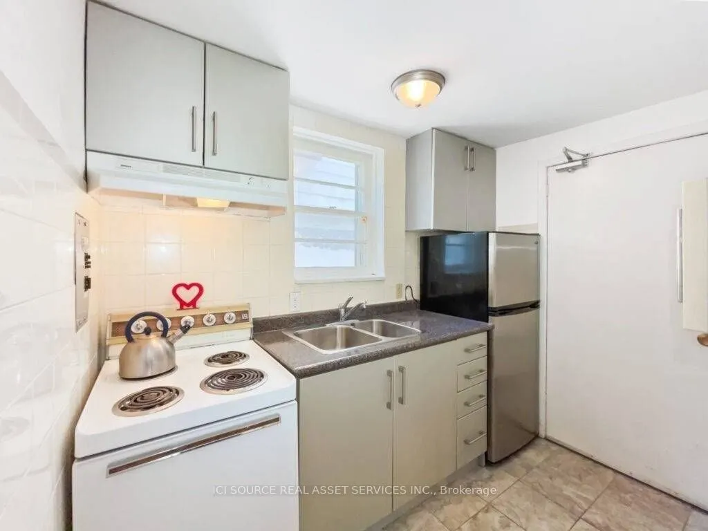 116 Eastwood Road, #1