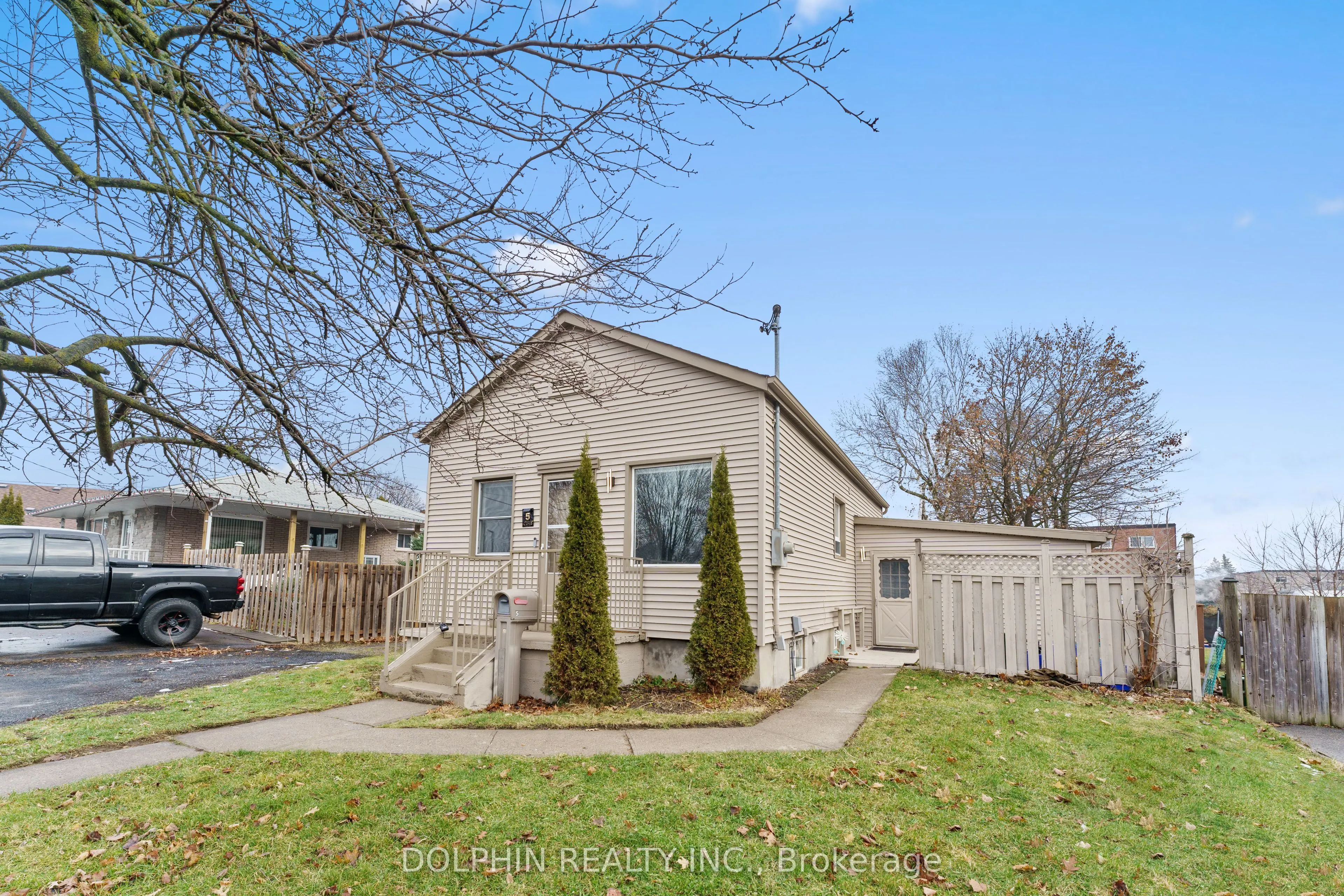 5 Victoria Street, #Upper