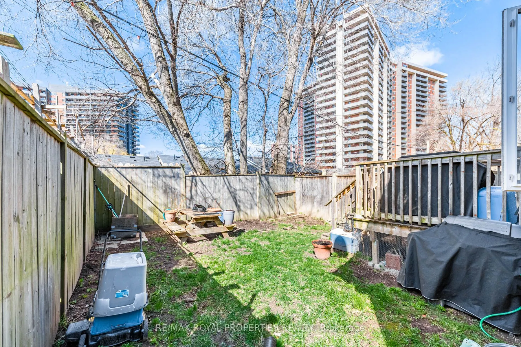 32 St Dunstan Drive