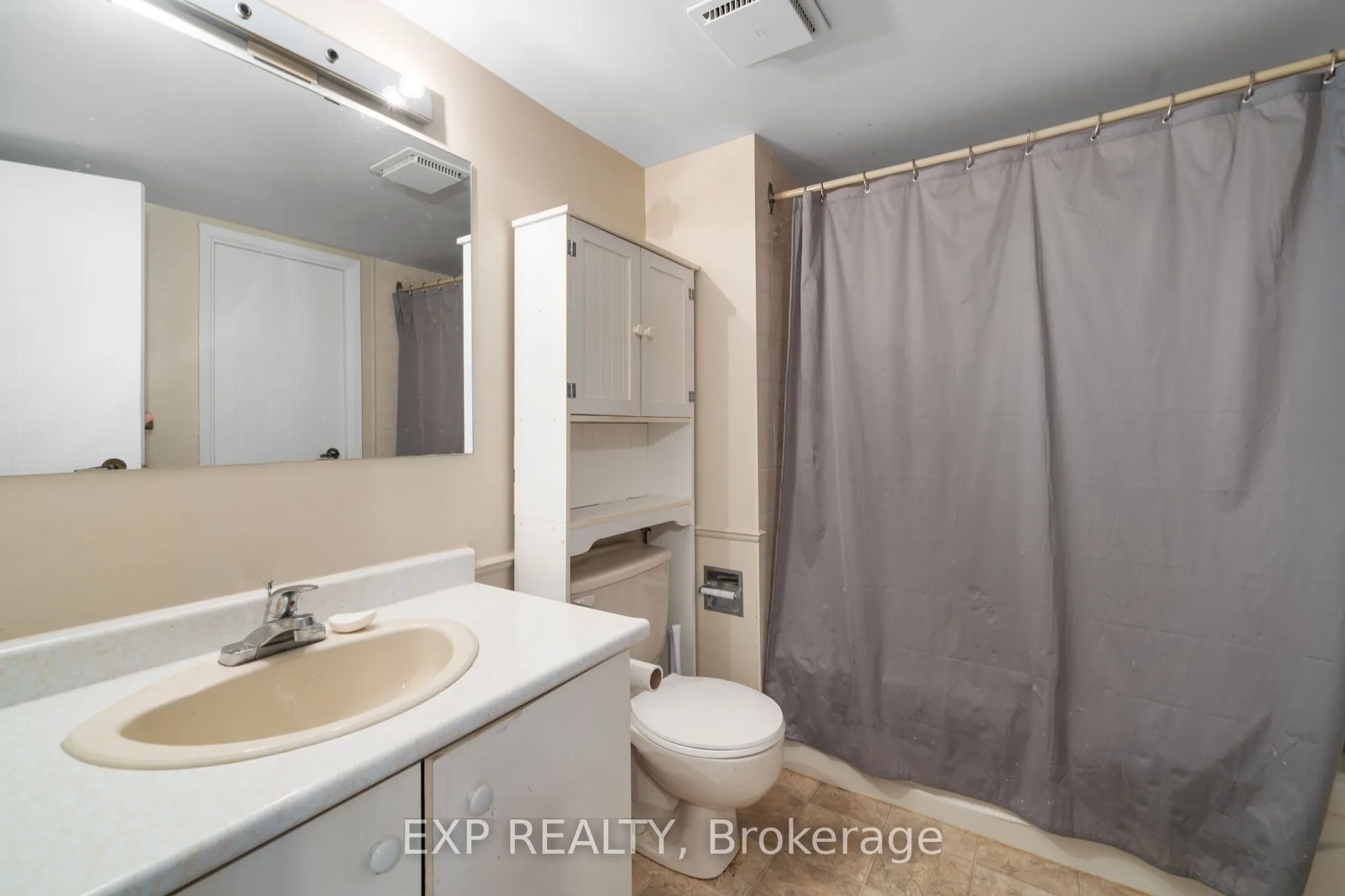 144 Queen Street, #302