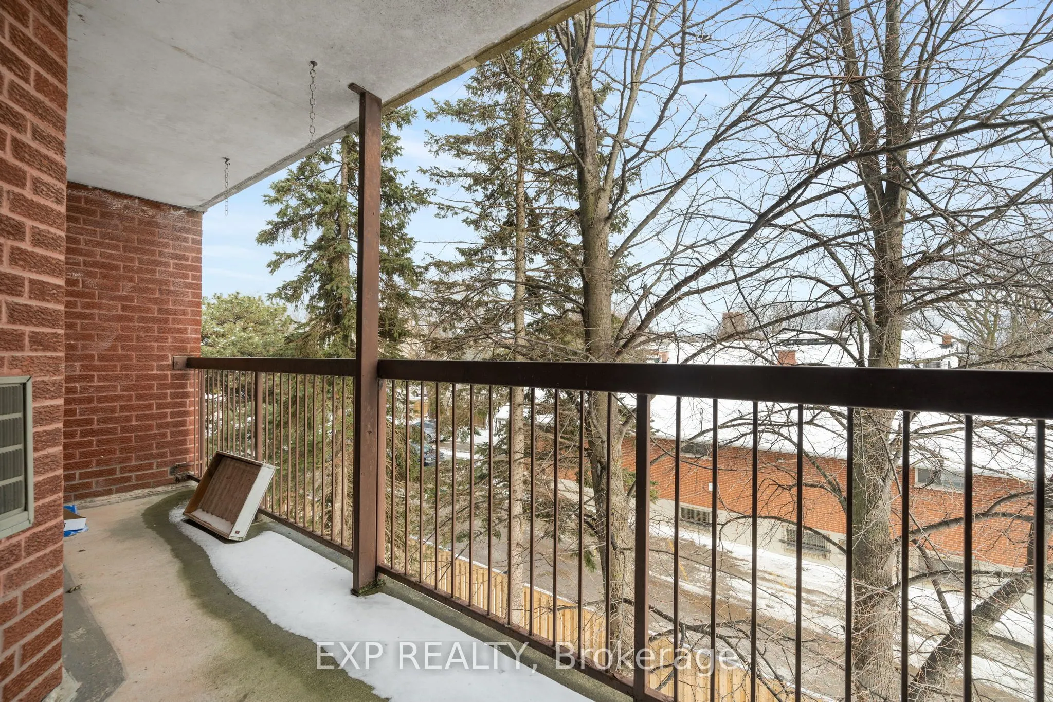 144 Queen Street, #302