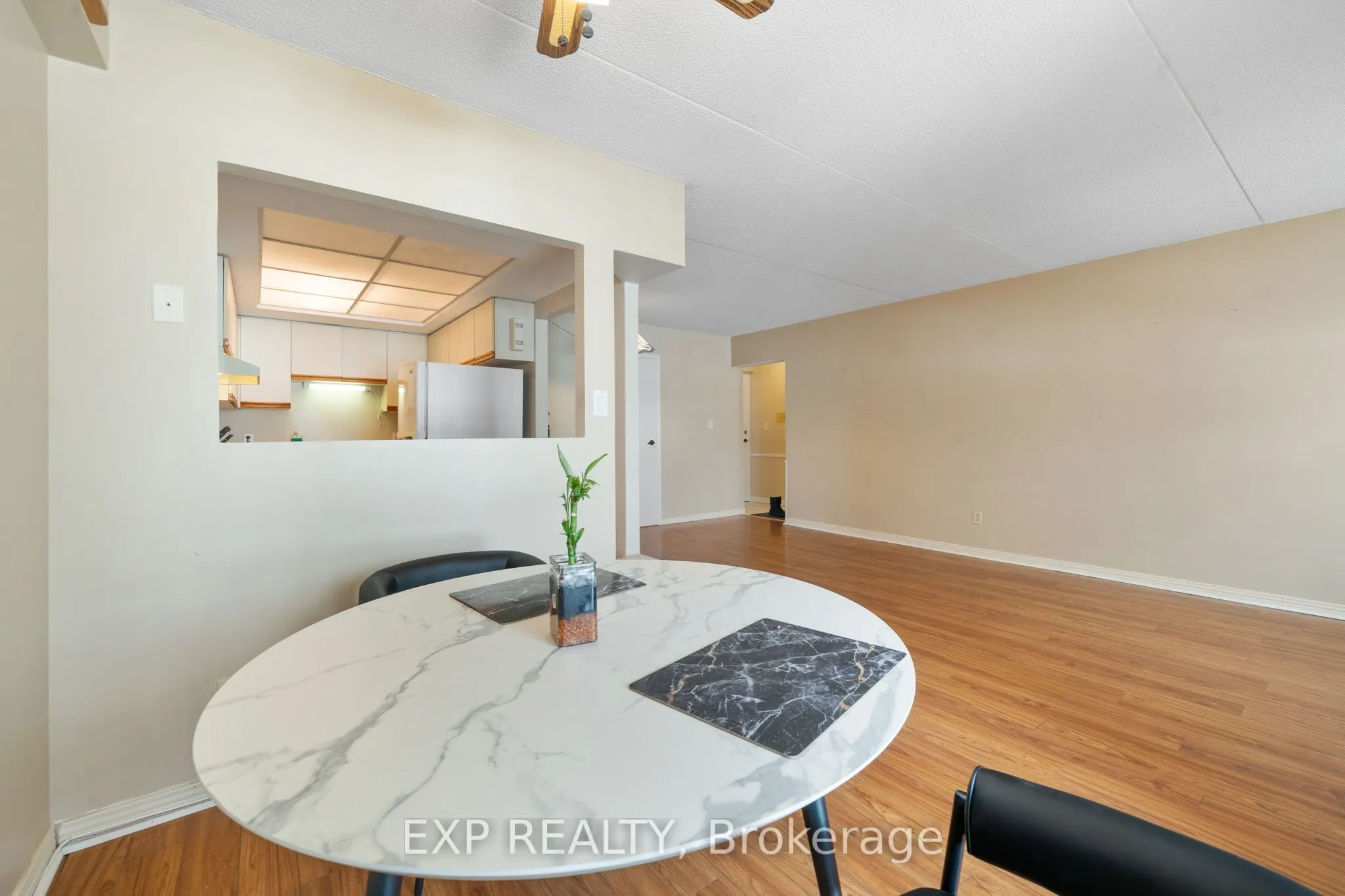 144 Queen Street, #302