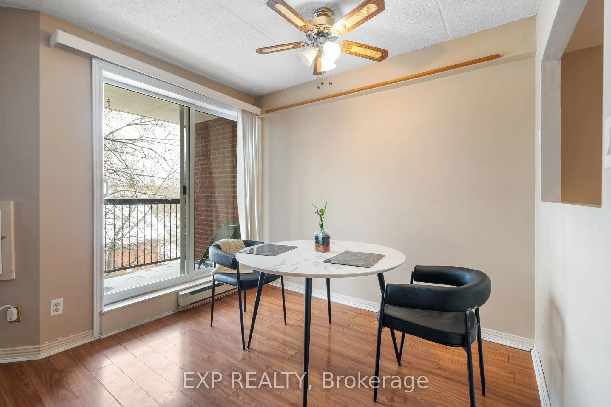 144 Queen Street, #302