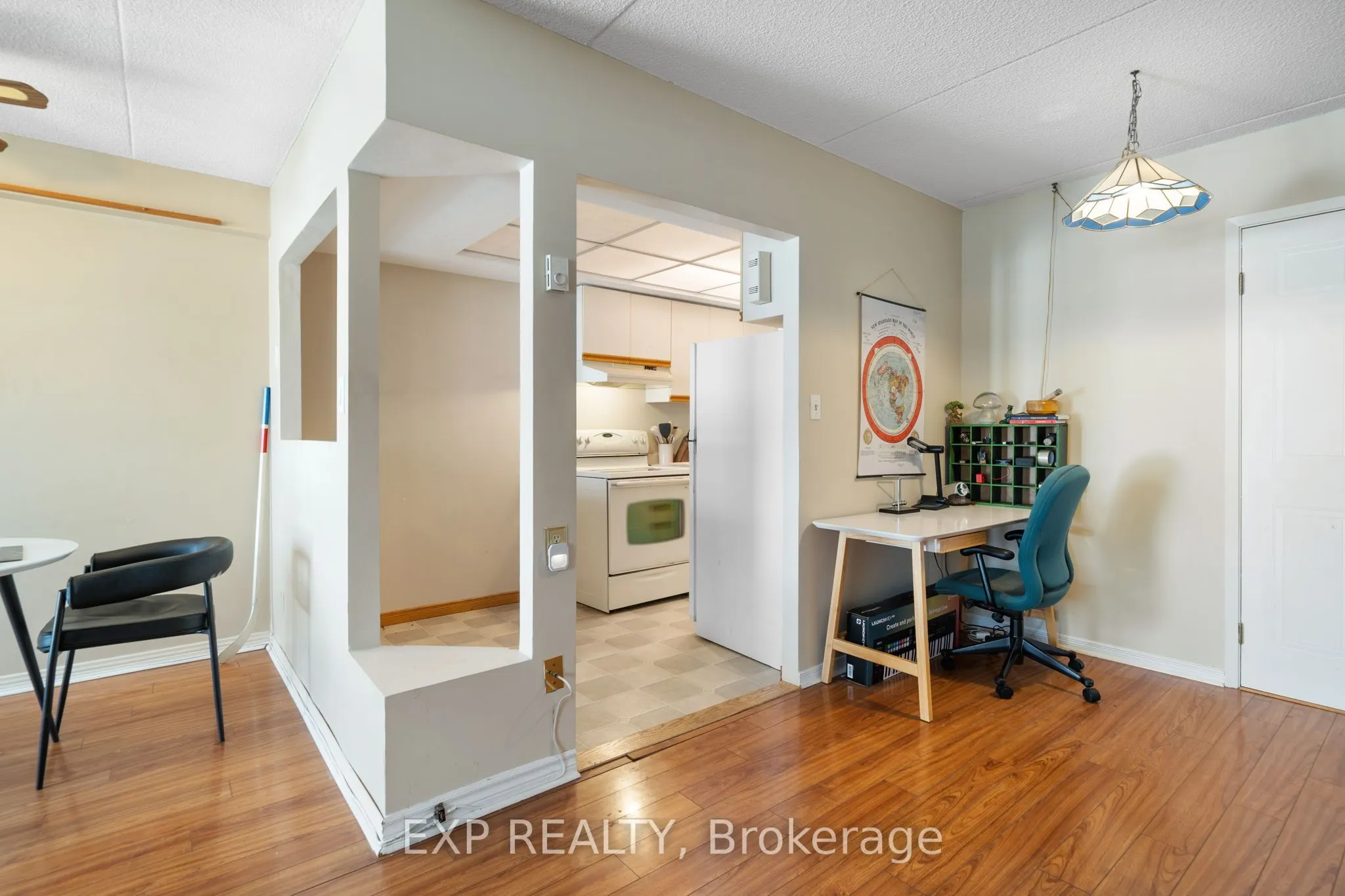 144 Queen Street, #302