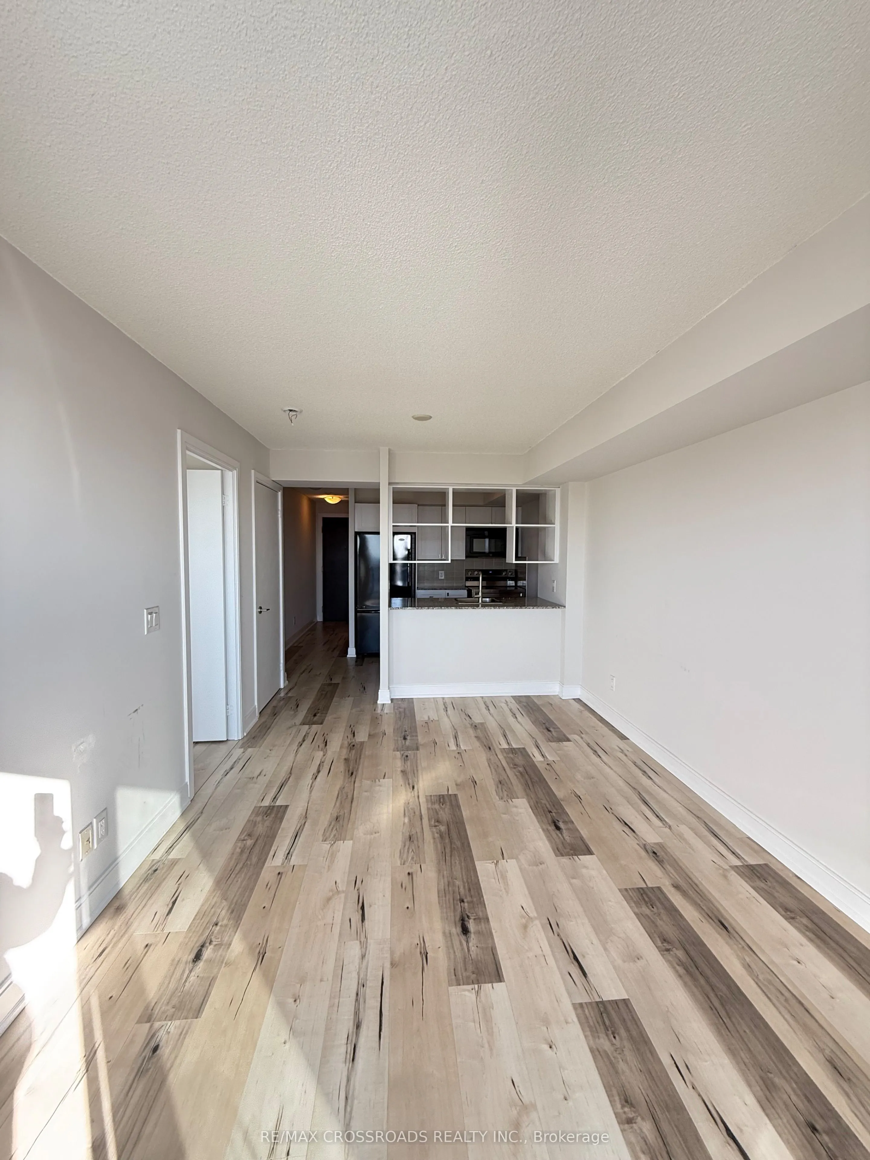125 Village Green Square, #3908