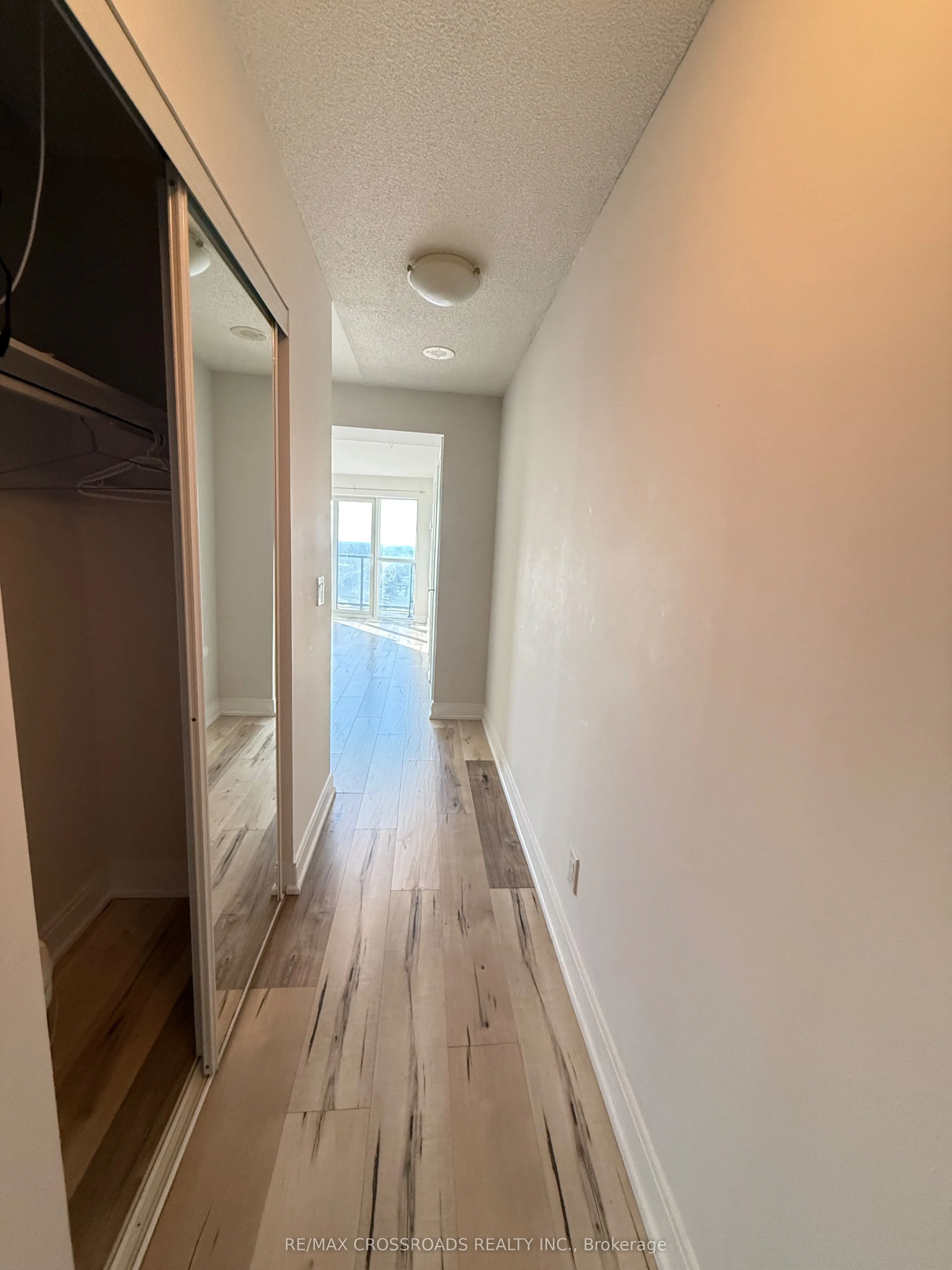 125 Village Green Square, #3908