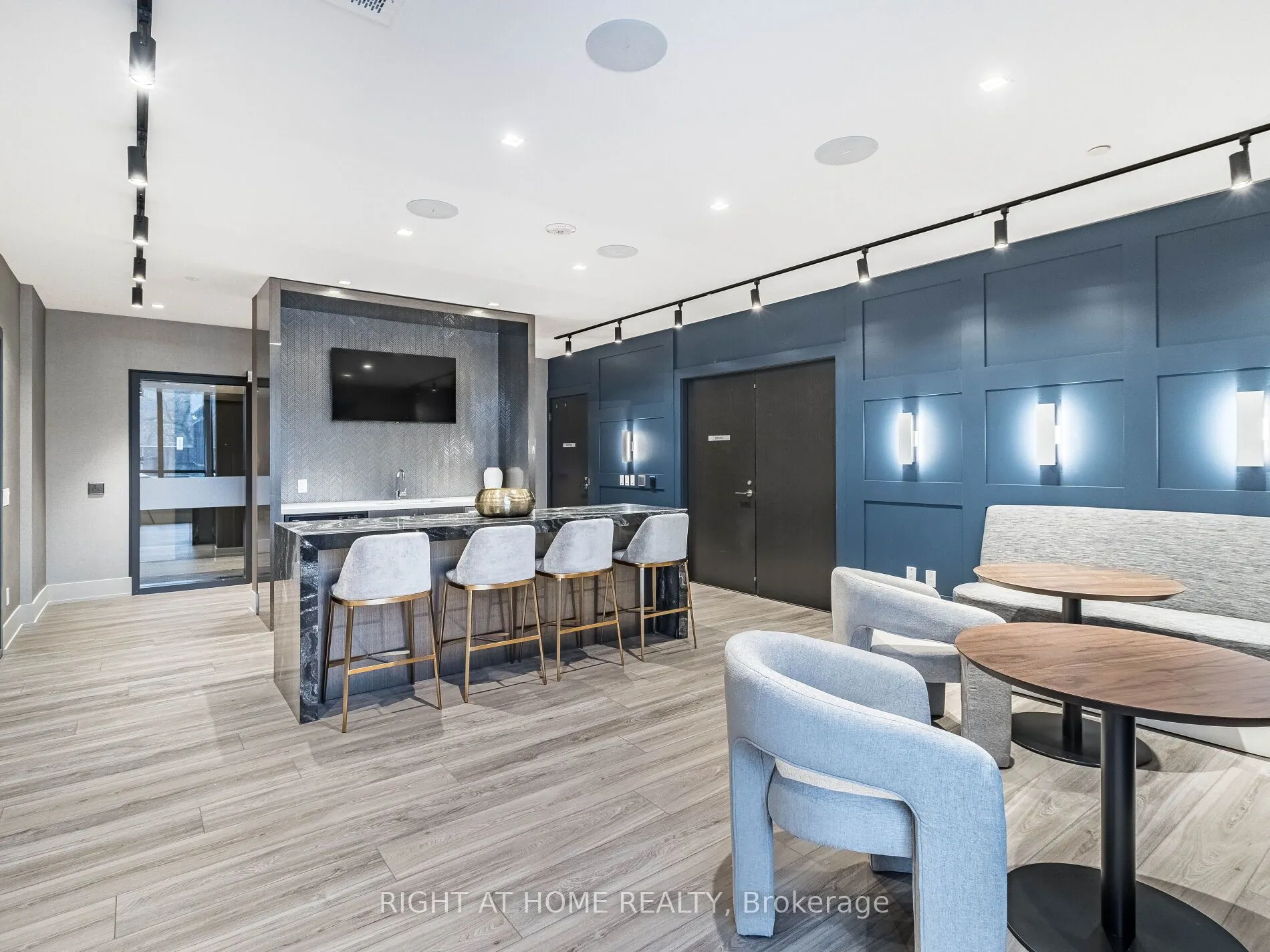 286 Main Street, #314