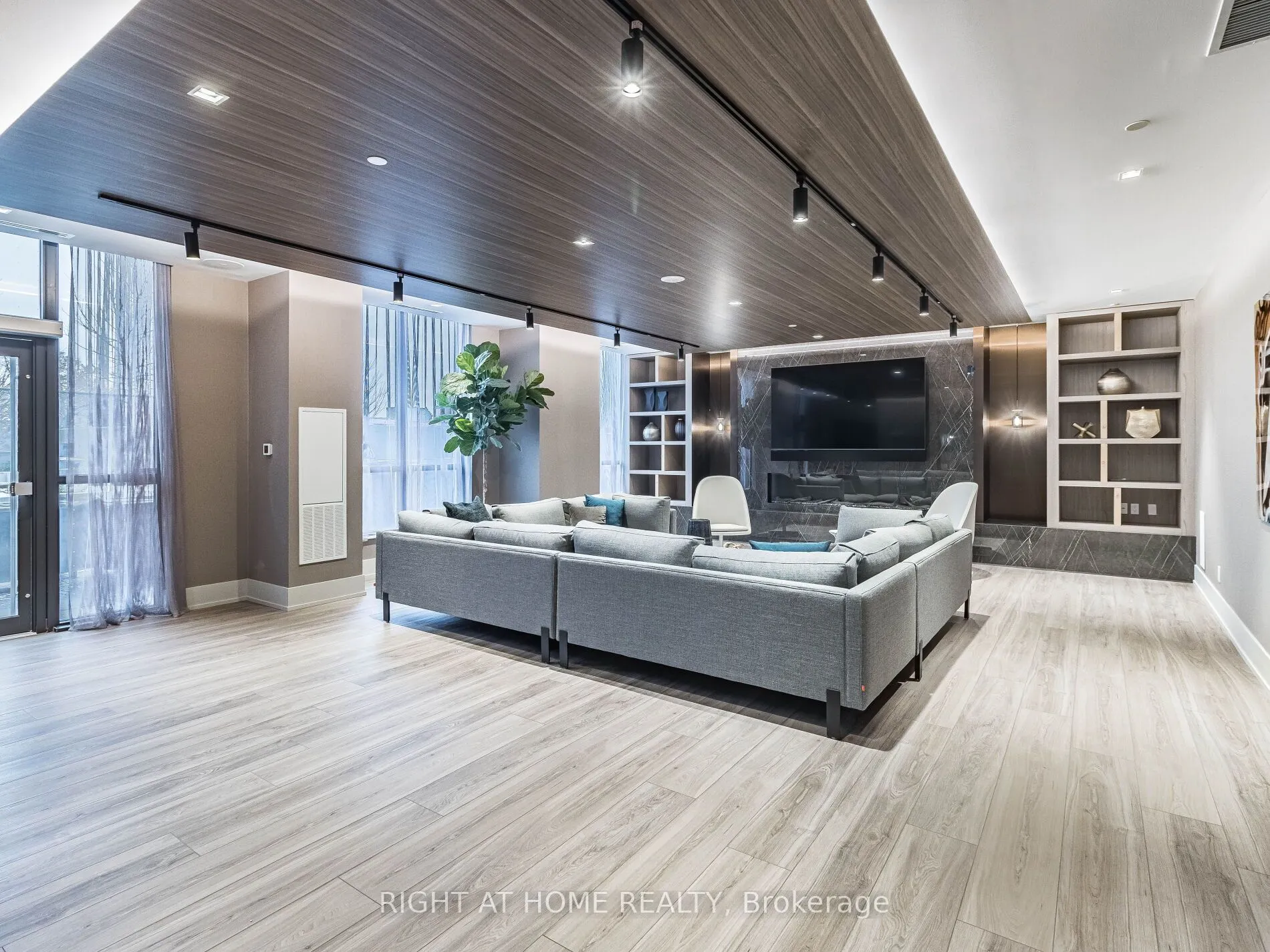 286 Main Street, #314
