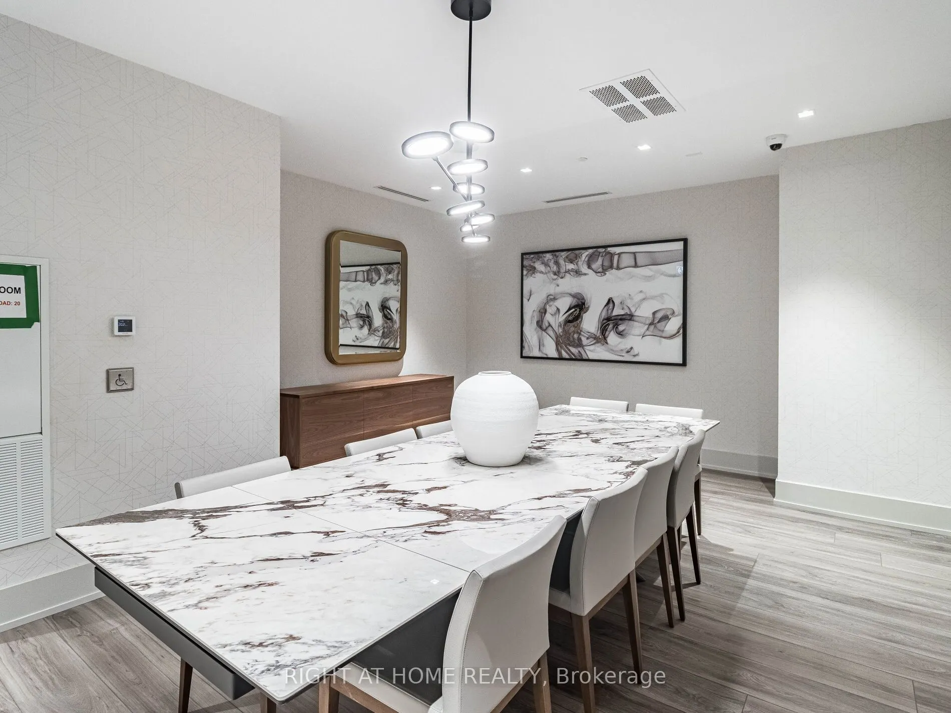 286 Main Street, #314
