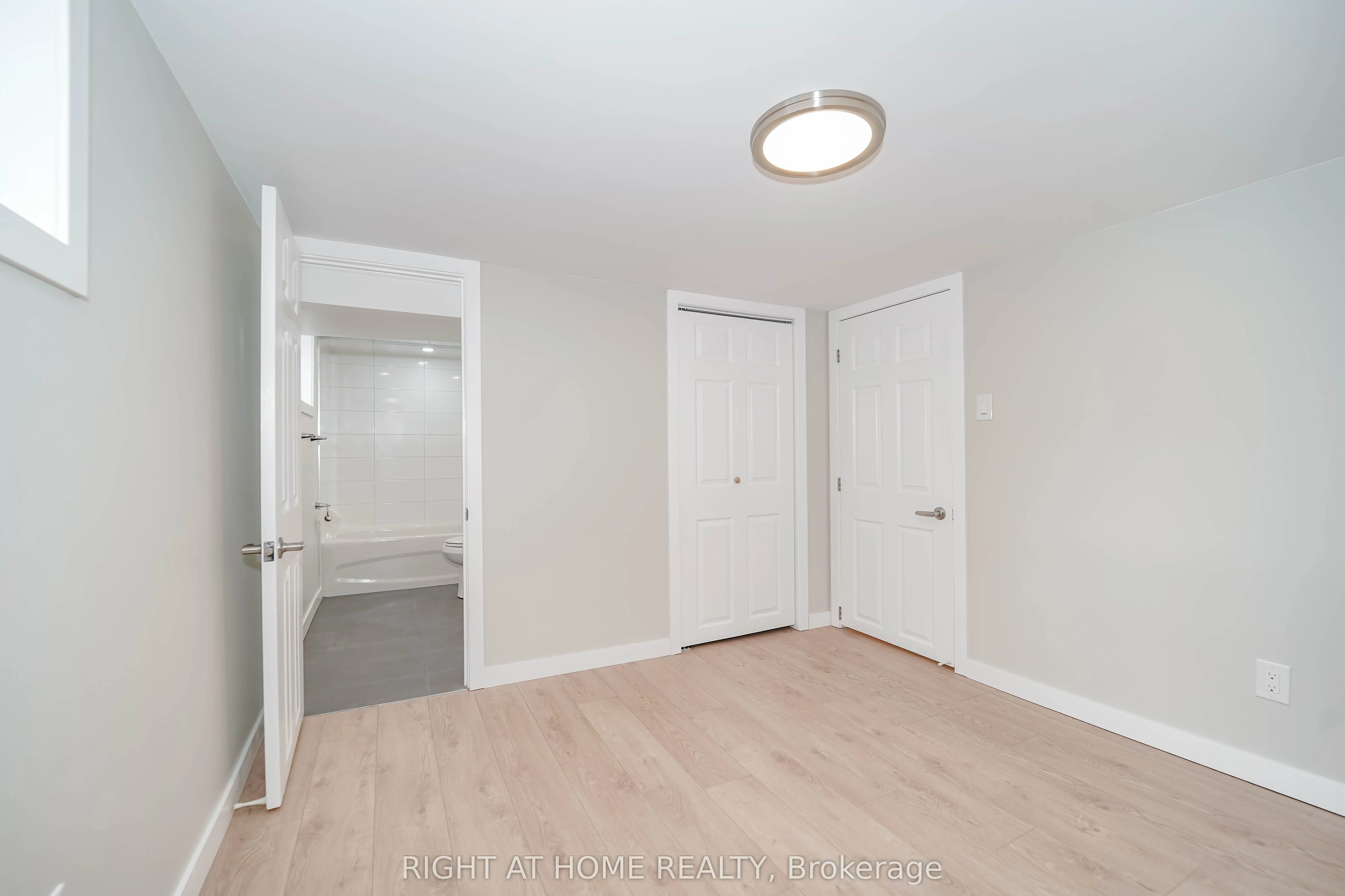 1380 Woodbine Avenue