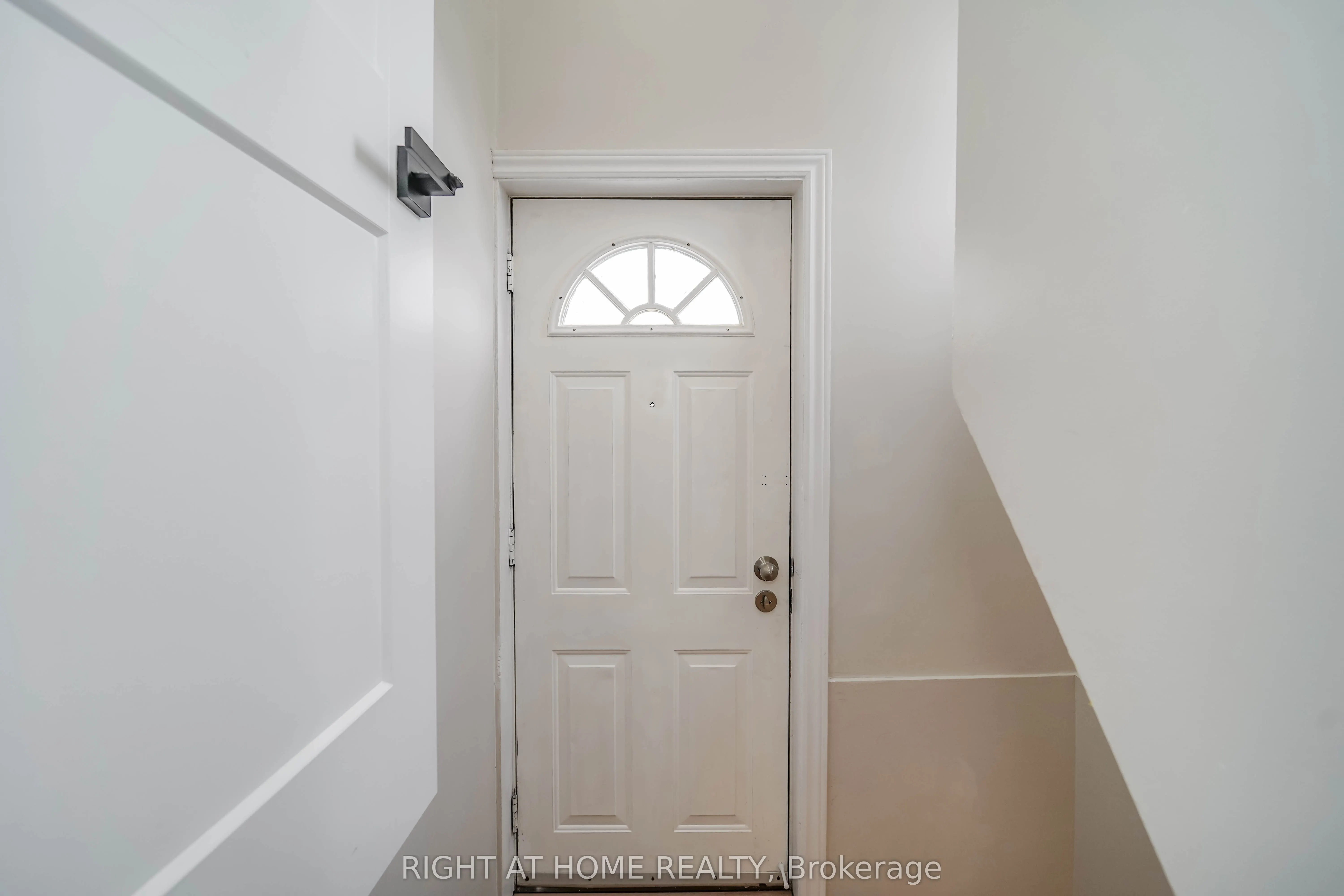 1380 Woodbine Avenue