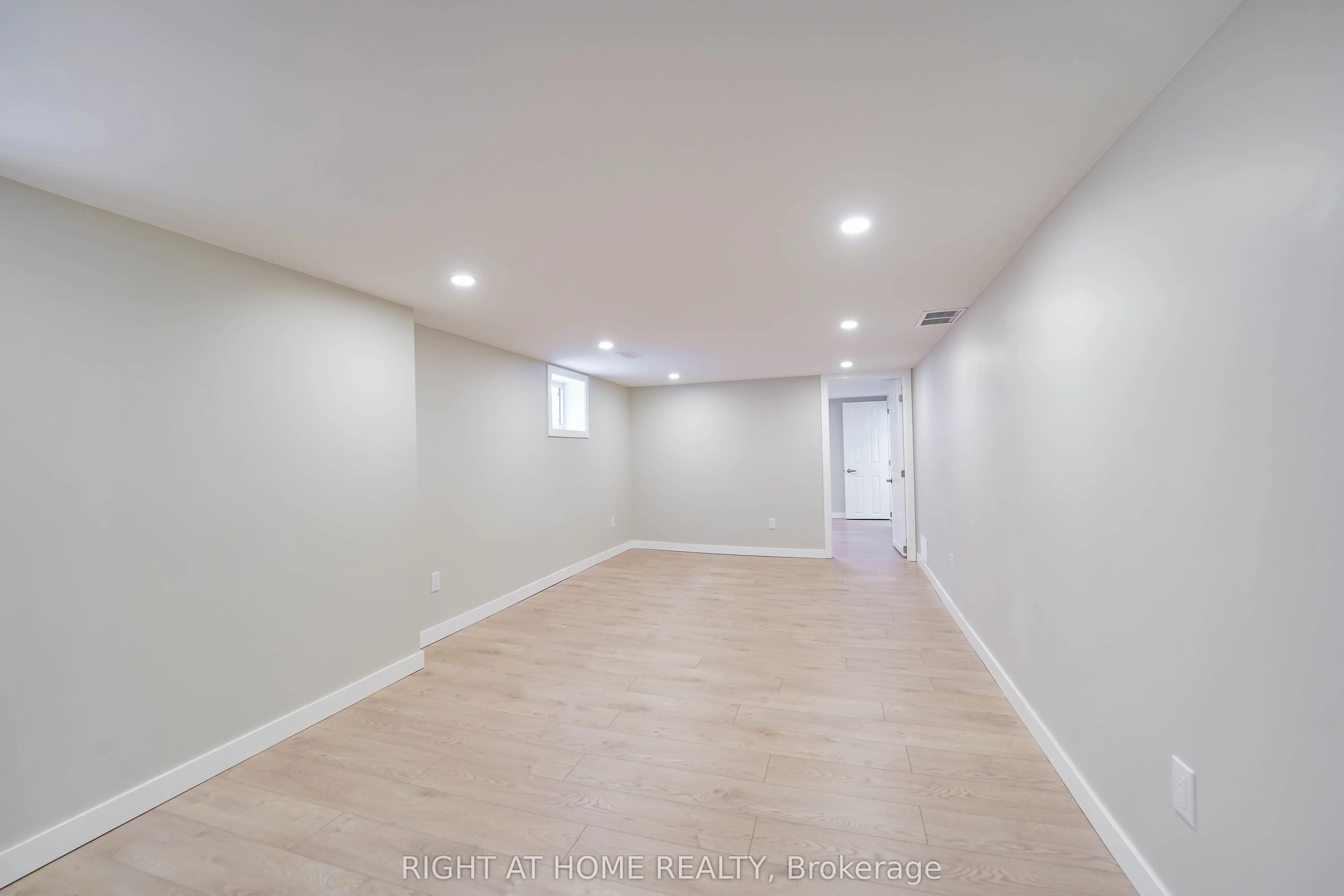 1380 Woodbine Avenue