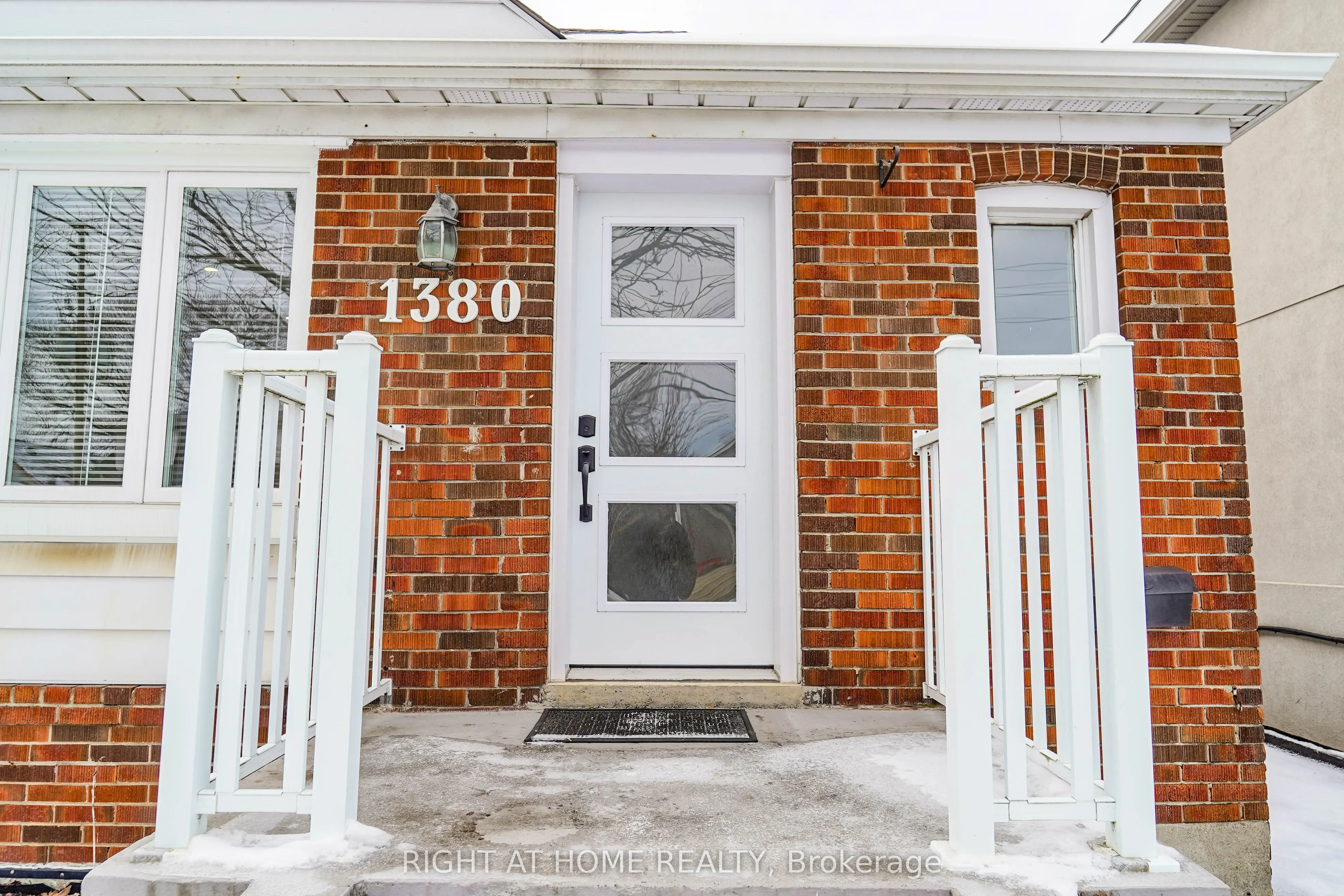 1380 Woodbine Avenue