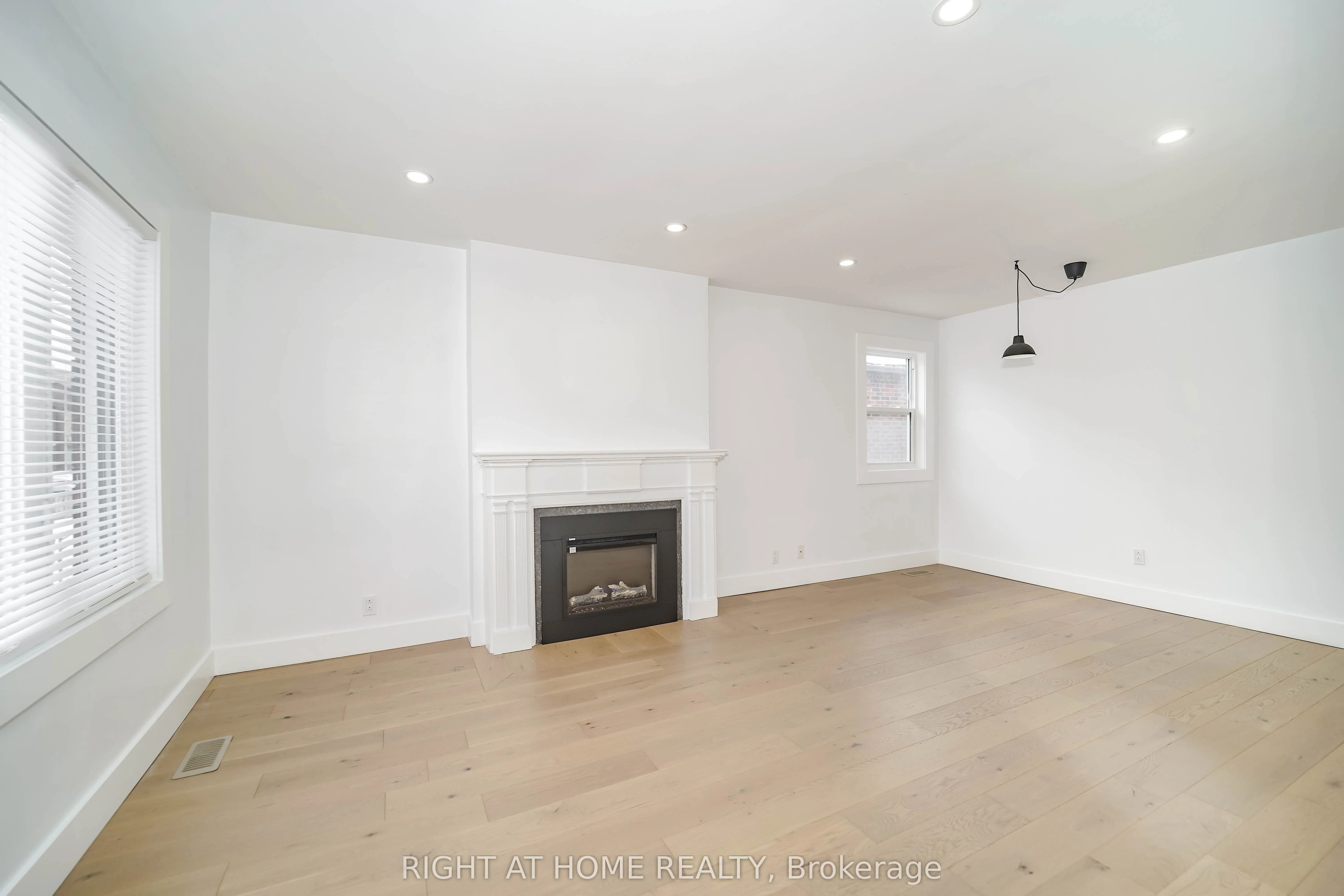 1380 Woodbine Avenue