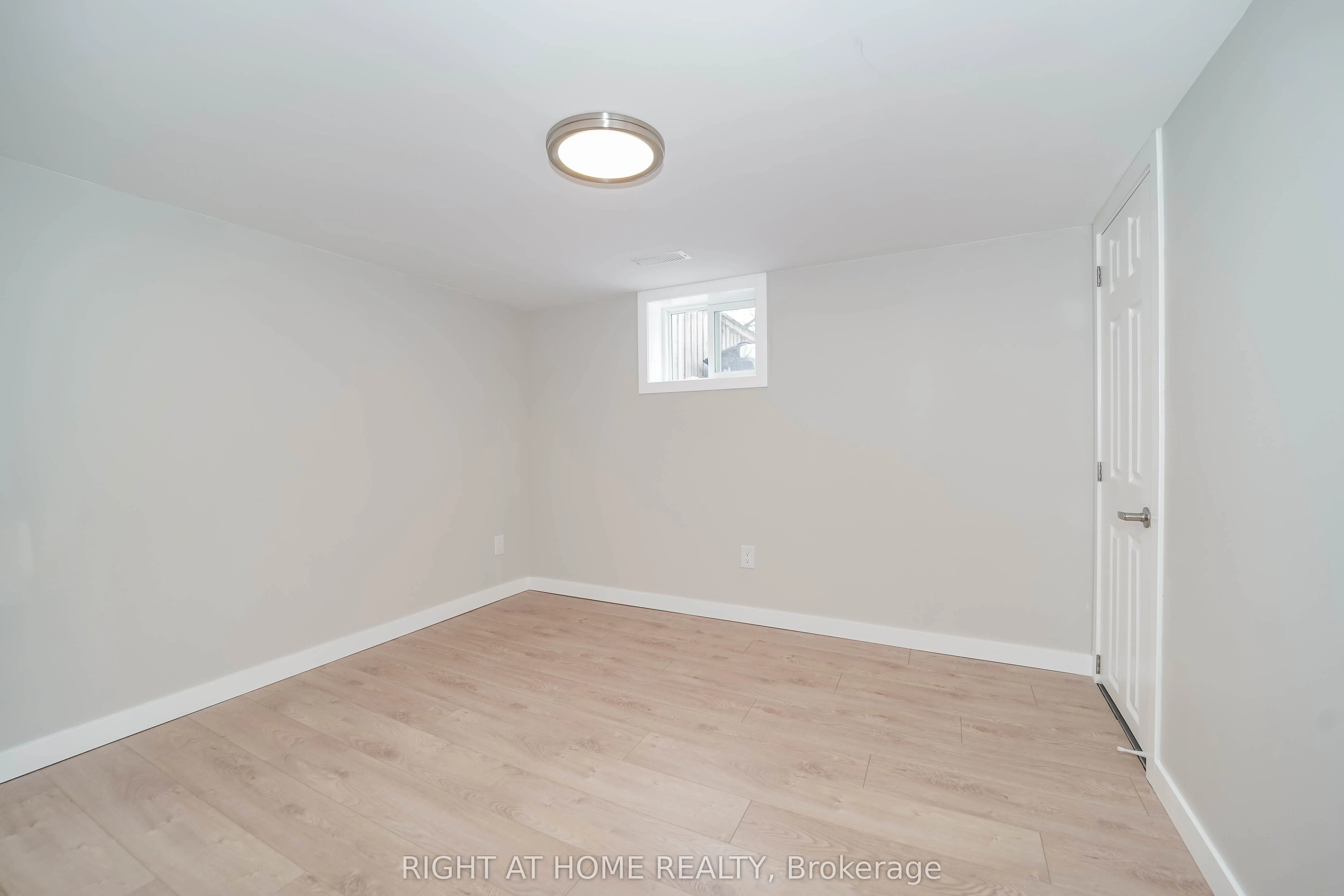 1380 Woodbine Avenue
