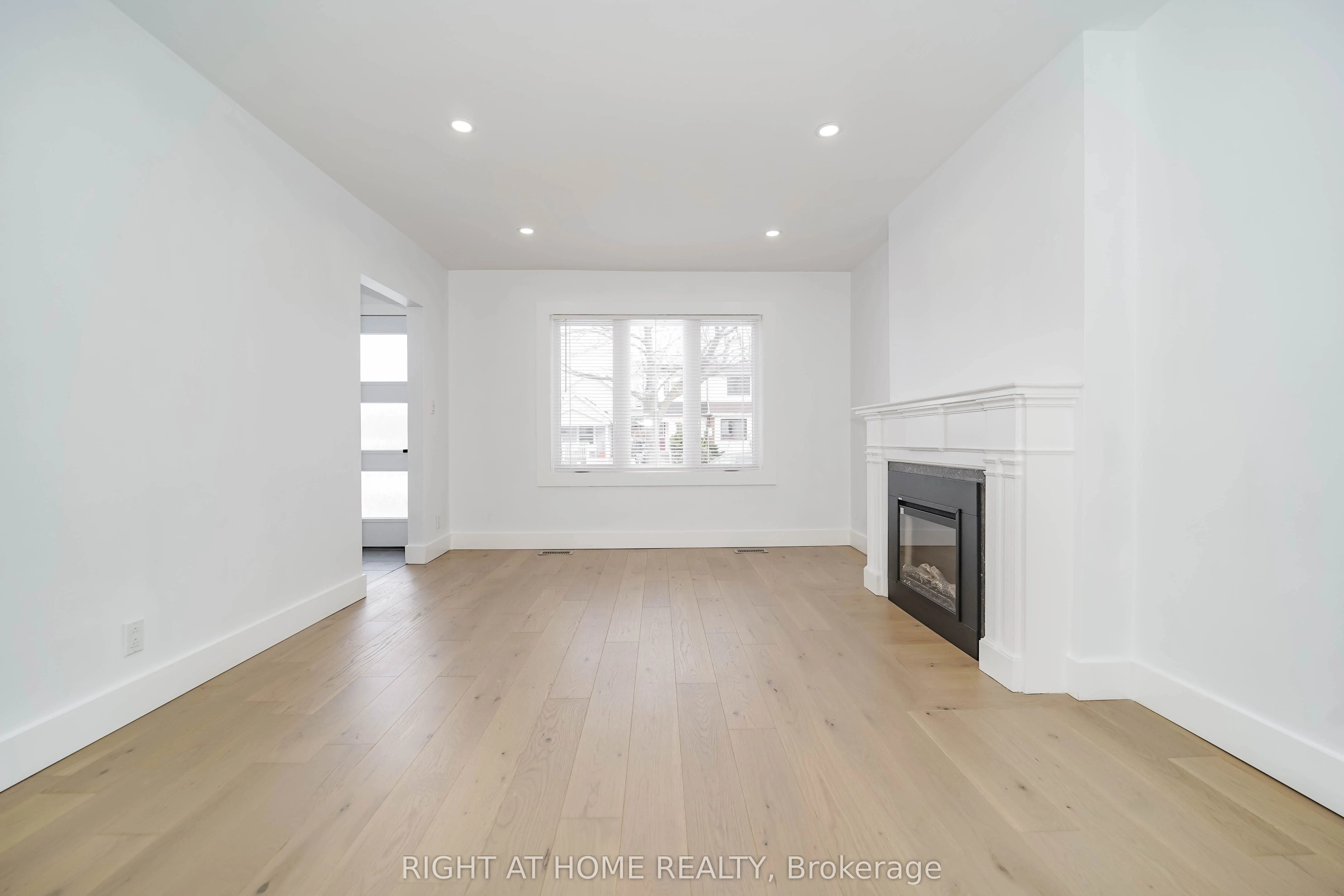 1380 Woodbine Avenue