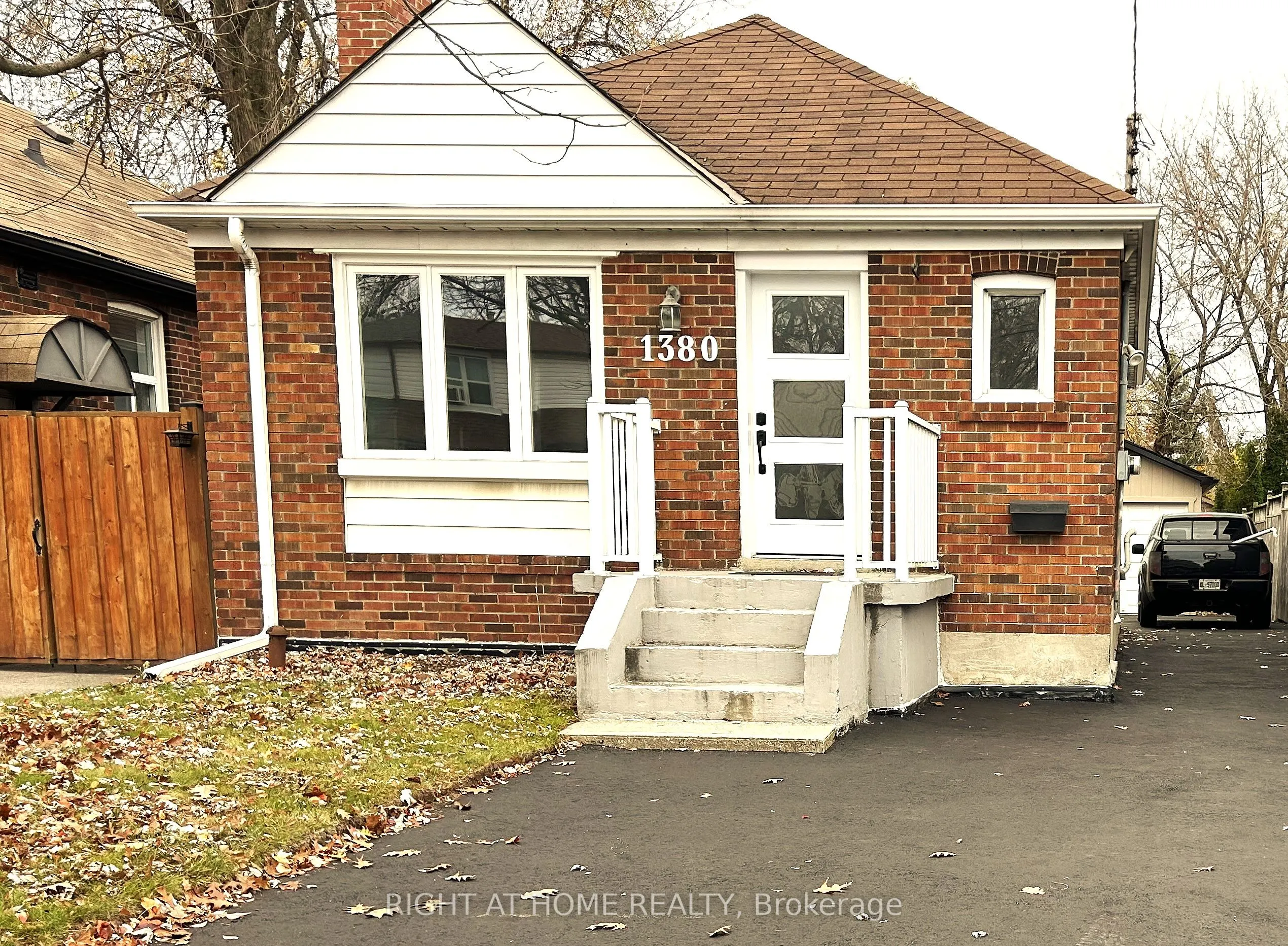 1380 Woodbine Avenue