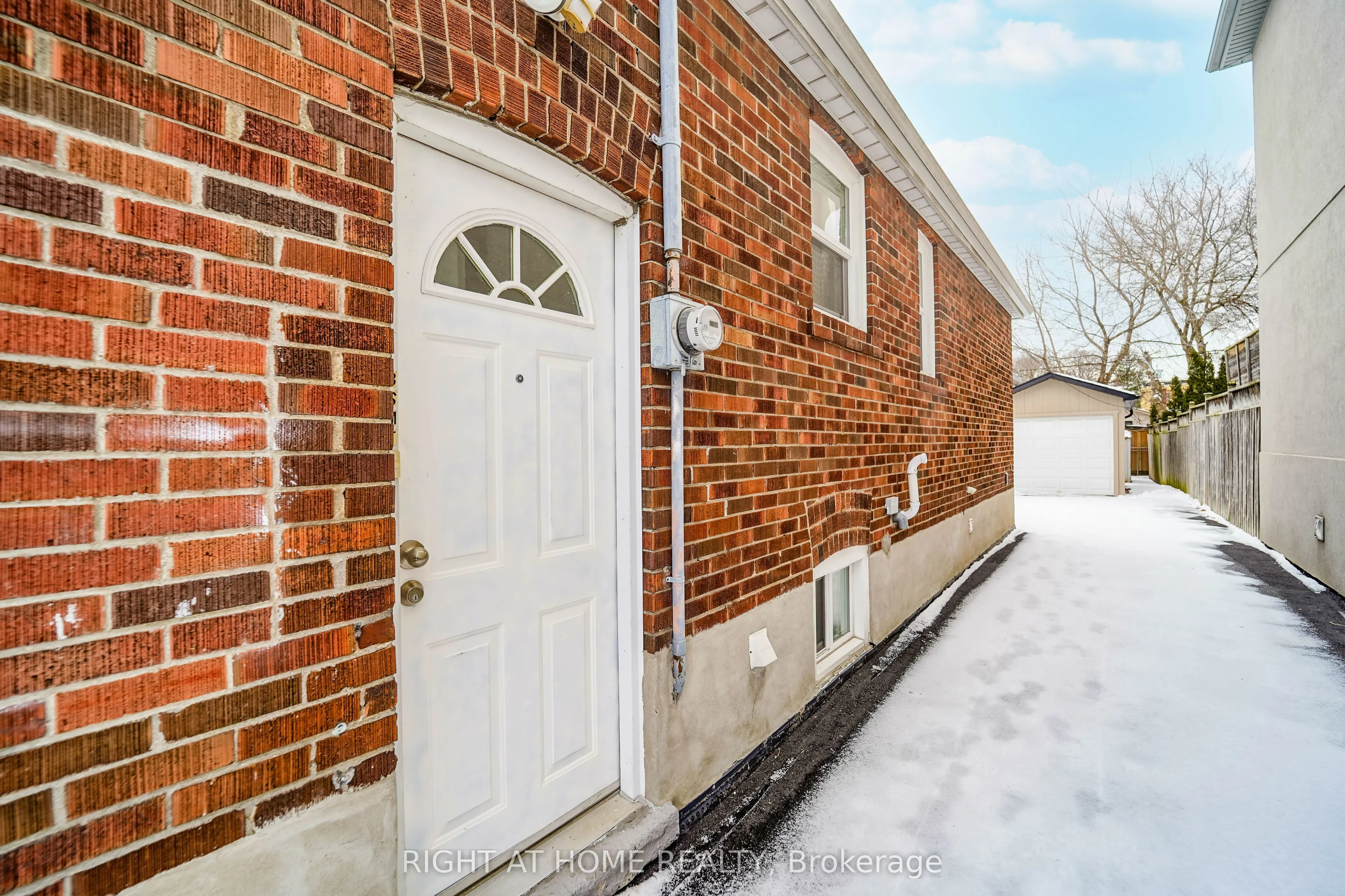 1380 Woodbine Avenue
