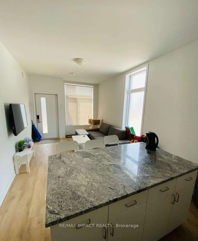 1740 Simcoe Street N, #49