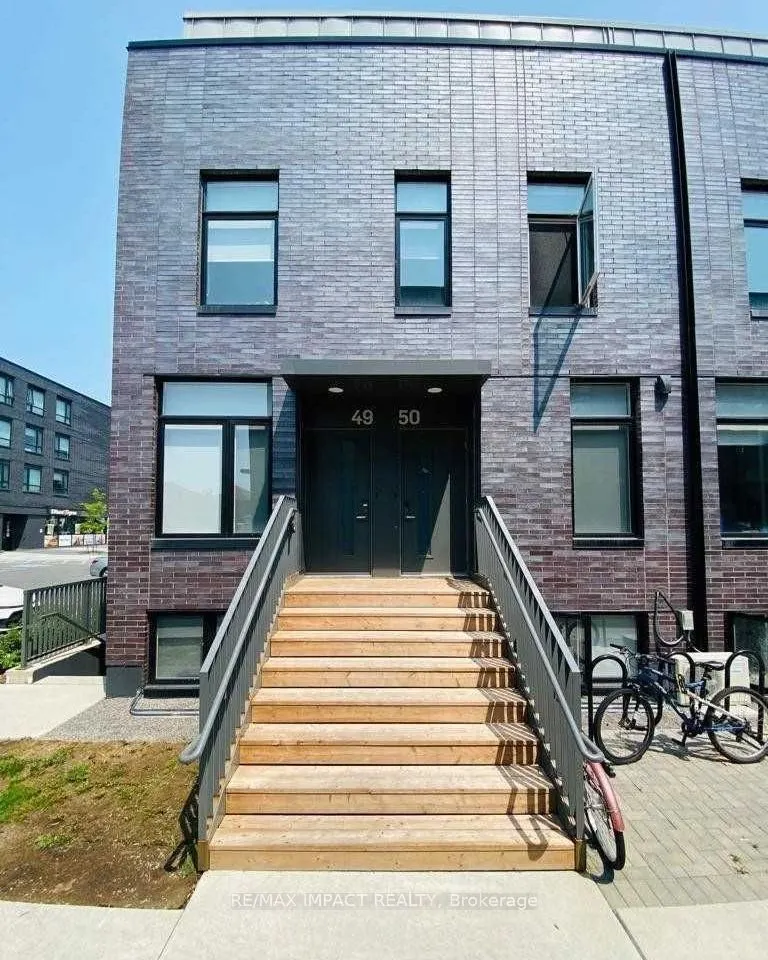 1740 Simcoe Street N, #49