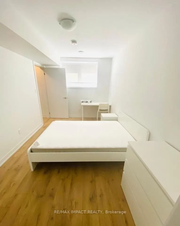 1740 Simcoe Street N, #49