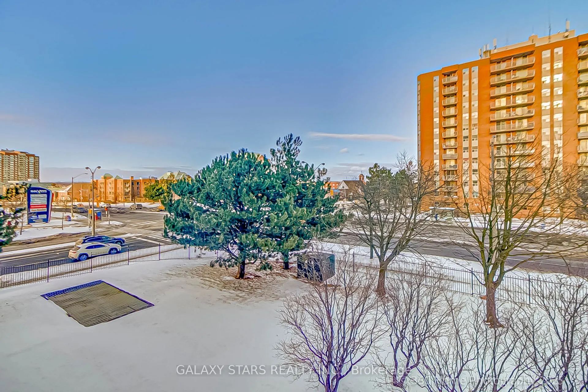 10 Tapscott Road #304