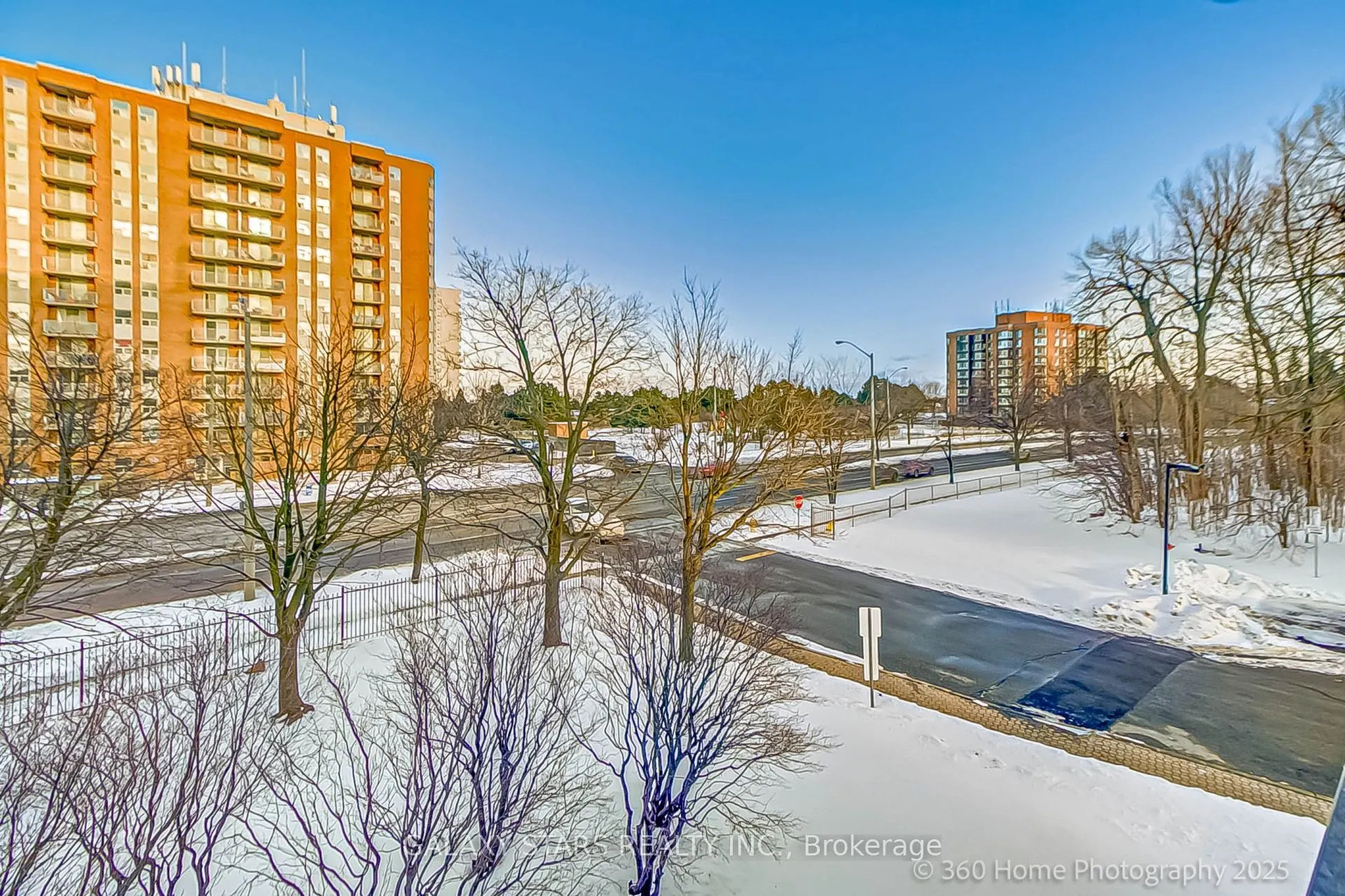 10 Tapscott Road #304