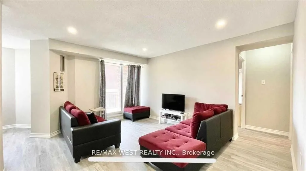 4062 Lawrence Avenue E #306