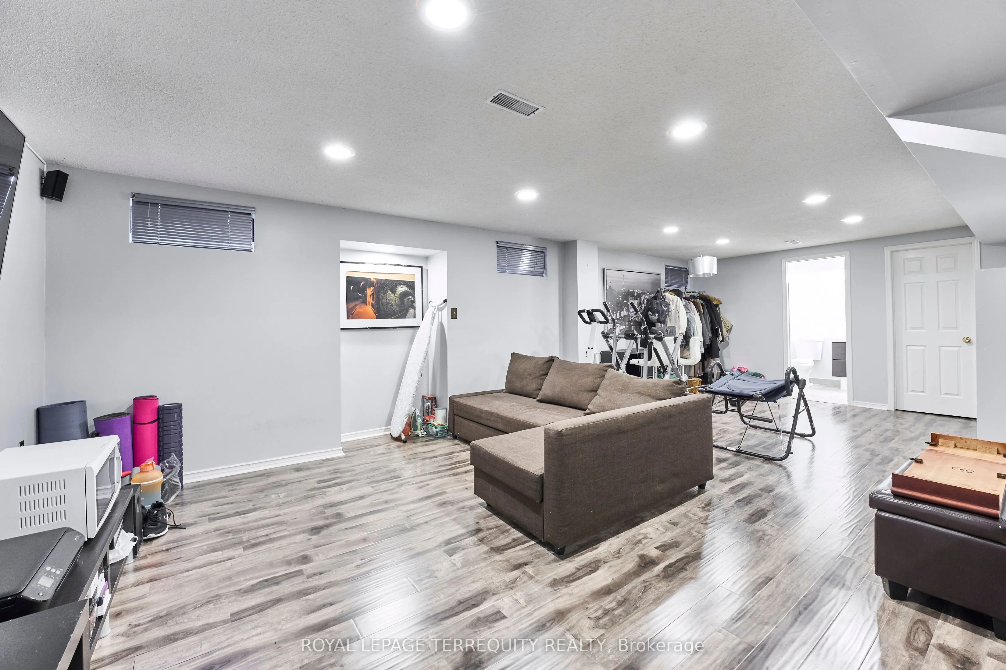 1093 Rouge Valley Drive