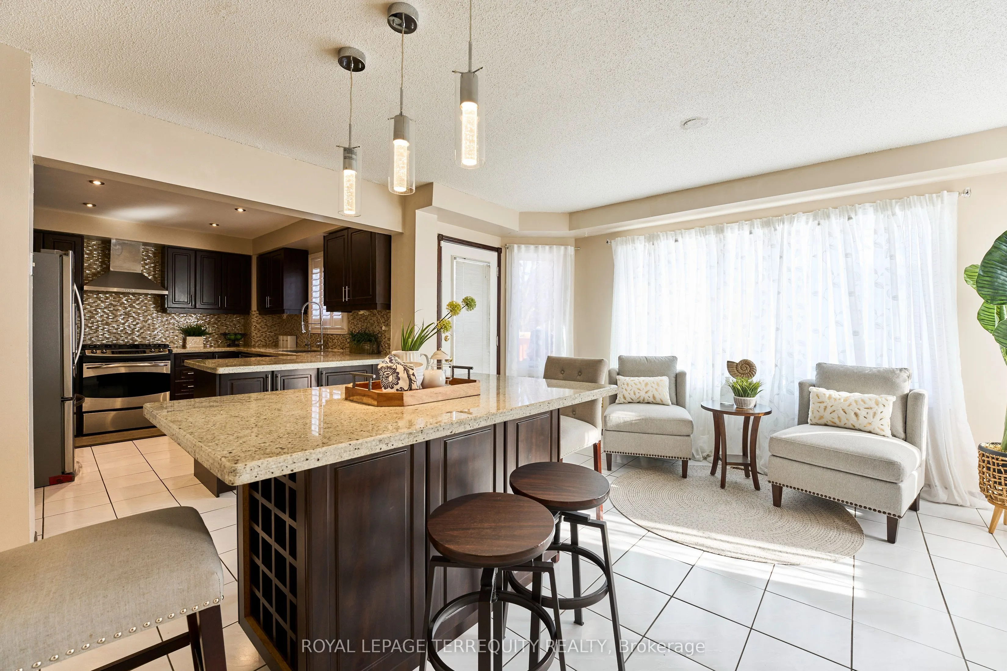 1093 Rouge Valley Drive