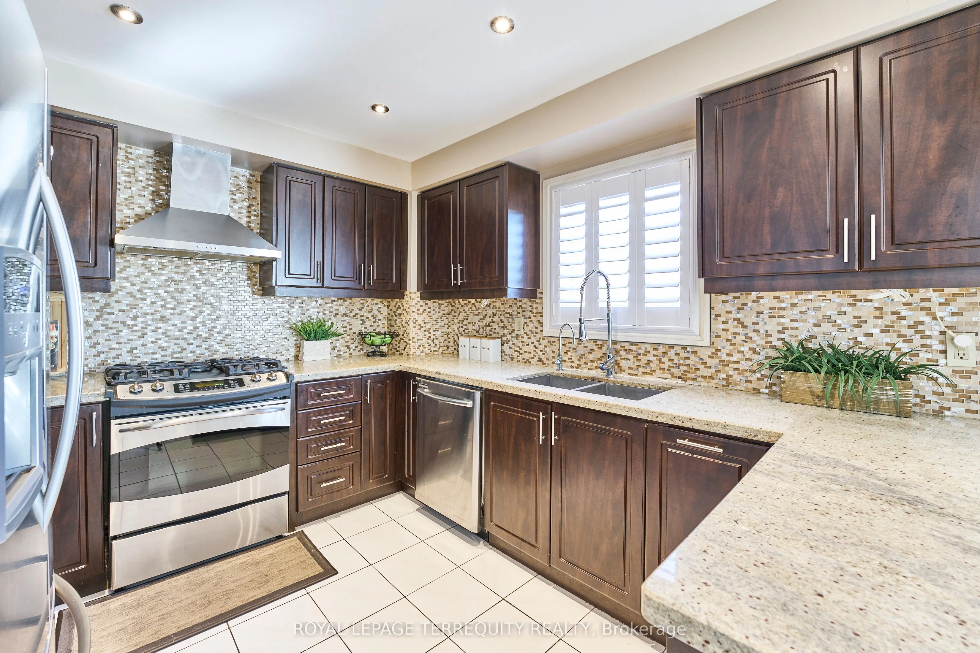 1093 Rouge Valley Drive