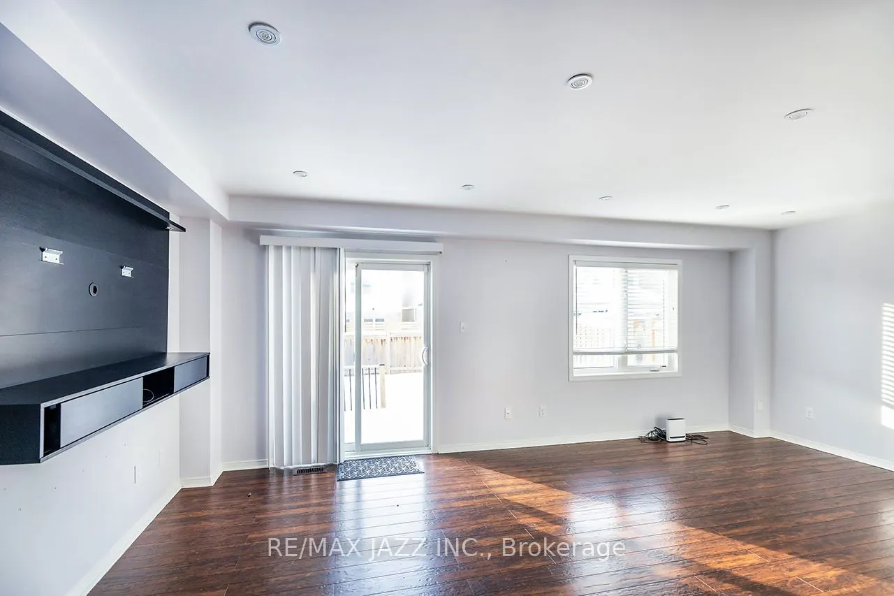 85 Sidney Rundle Avenue